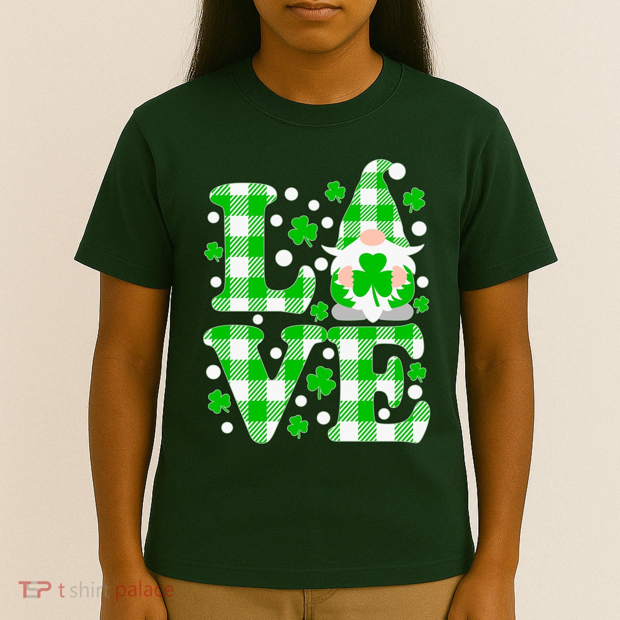 Cute Love St Patrick's Day Lucky Shamrock Gnome T-Shirt
