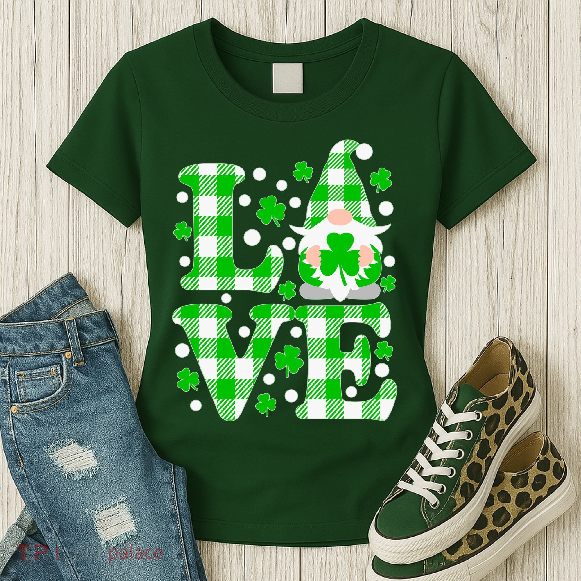 Cute Love St Patrick's Day Lucky Shamrock Gnome Women's T-Shirt