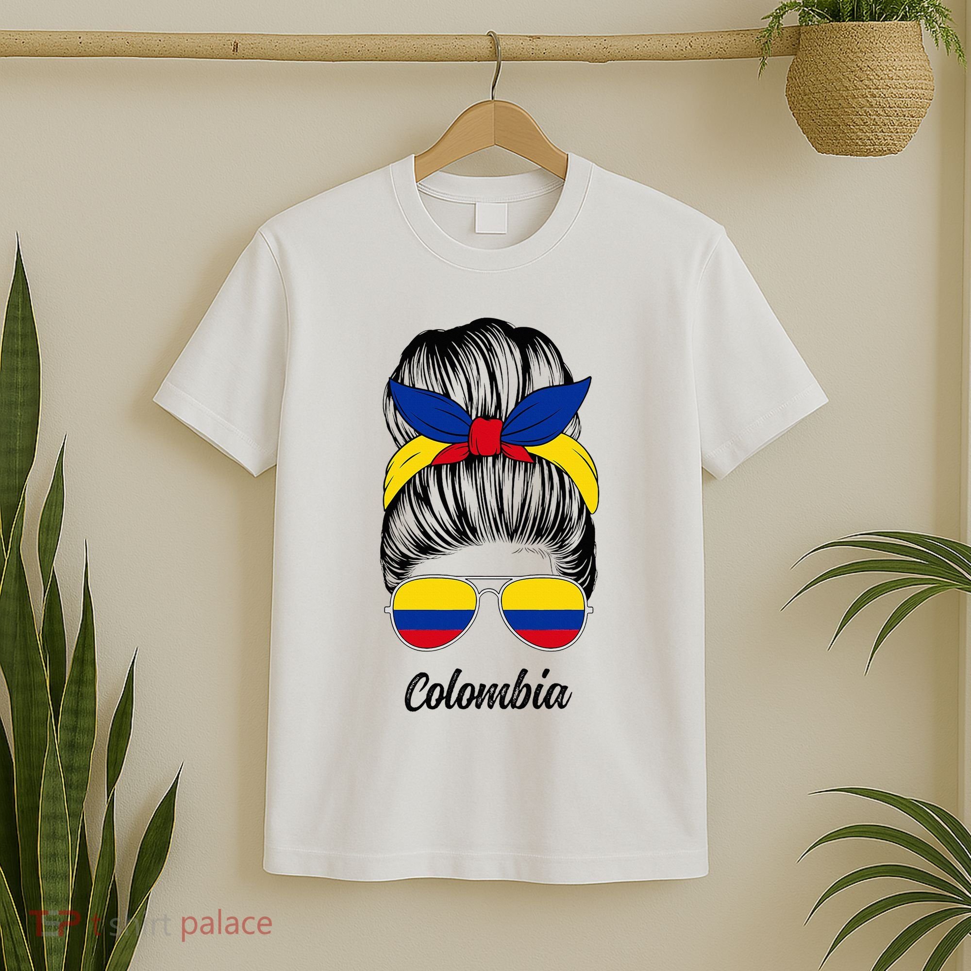 Colombia Messy Bun Cute Colombian Flag Pride Women Girls T-Shirt