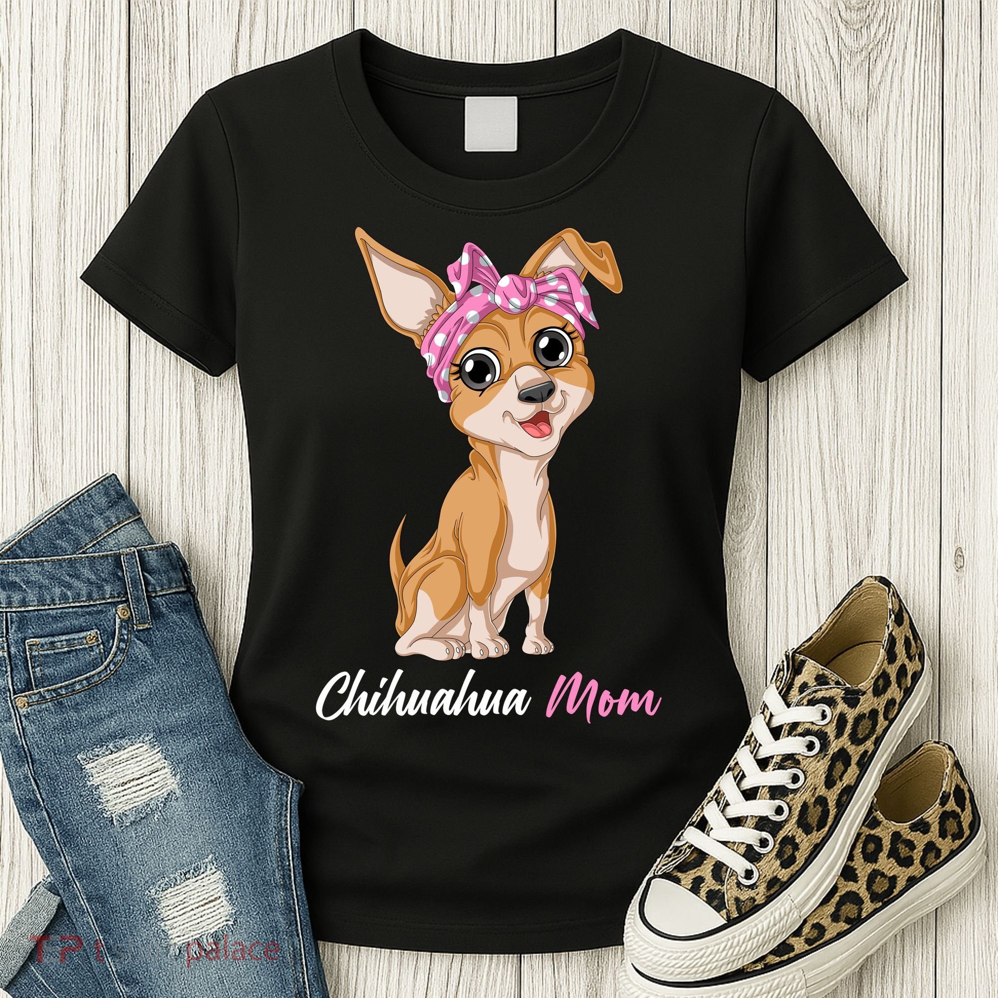 Chihuahua Mom Women's T-Shirt