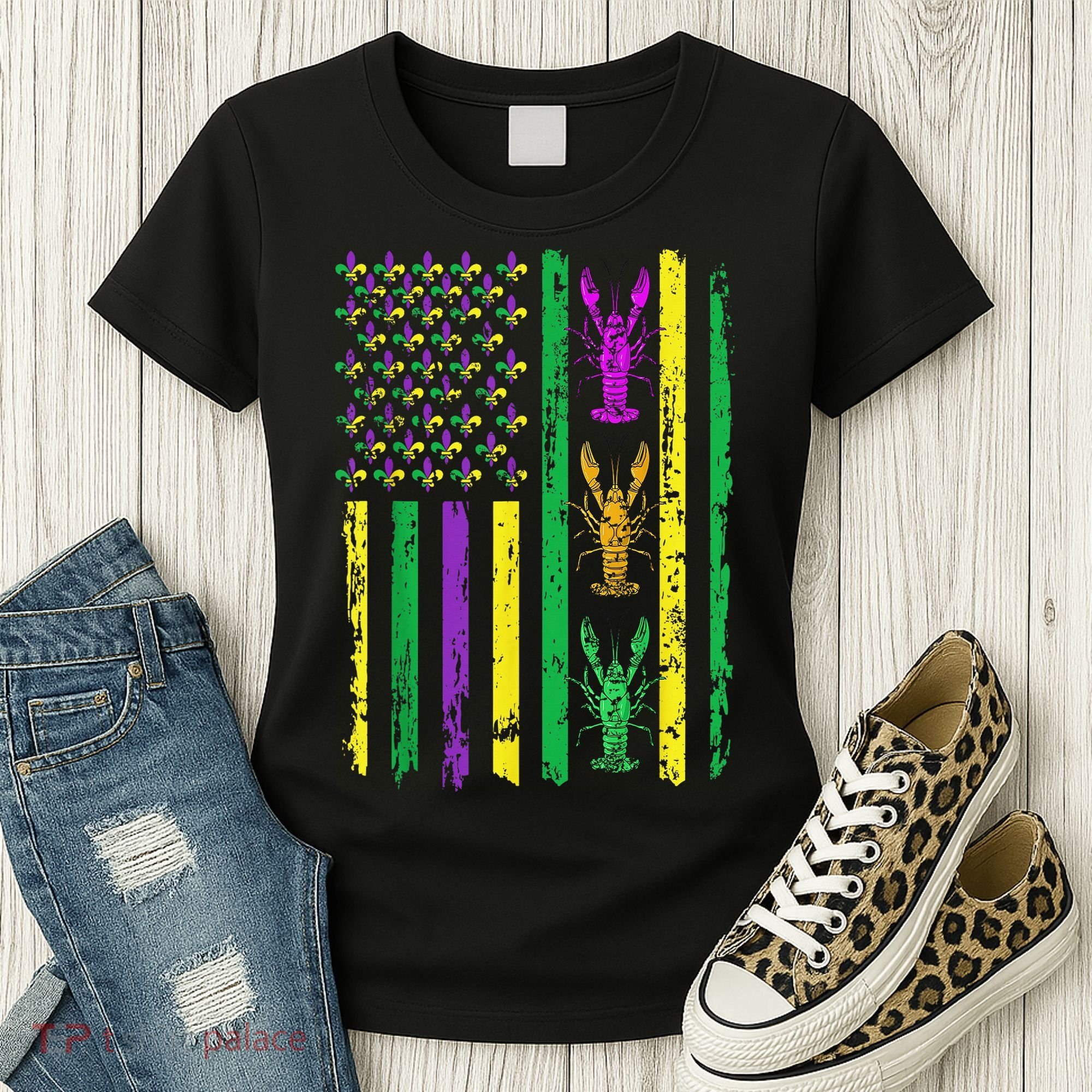 Carnival Mardi Gras Usa American Flag Crawfish Parade Women's T-Shirt