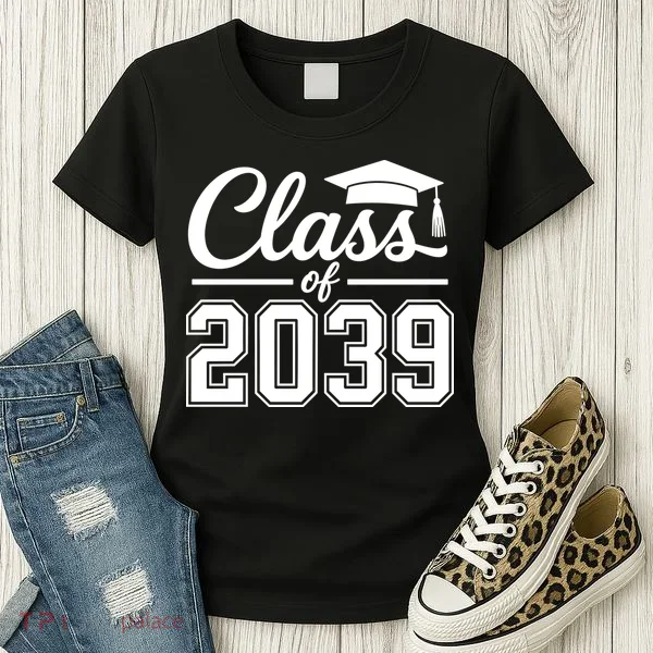 Class Of 2039 Graduation Celebration Women's T-Shirt