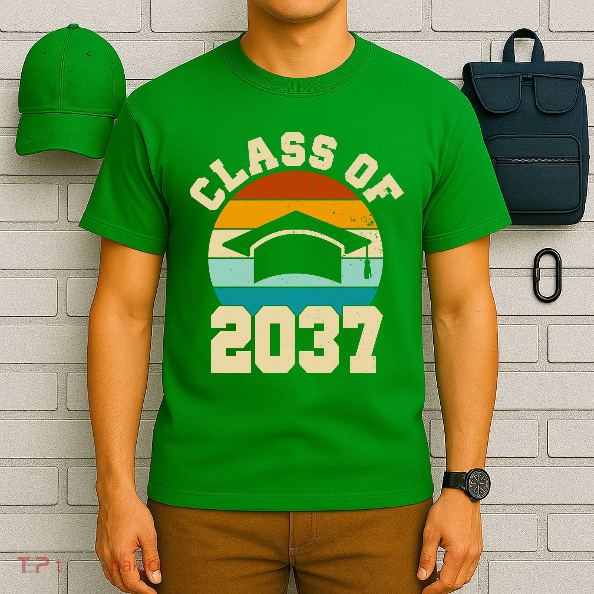 Class Of 2037 Kindergarten Graduation Retro T-Shirt