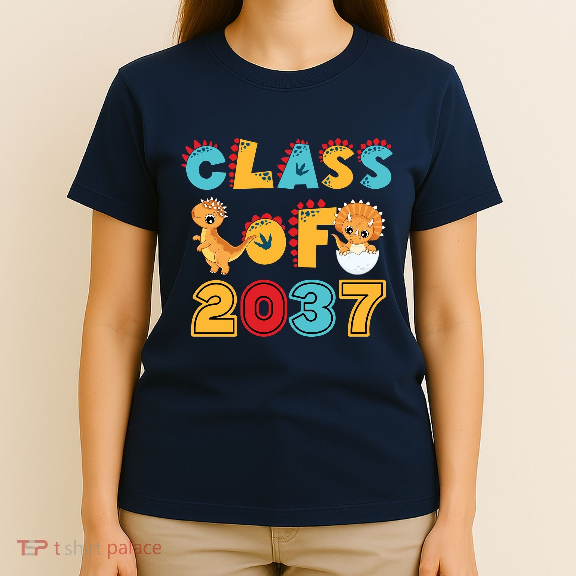Class Of 2037 Grow With Me Kindergarten Graduation T-Shirt