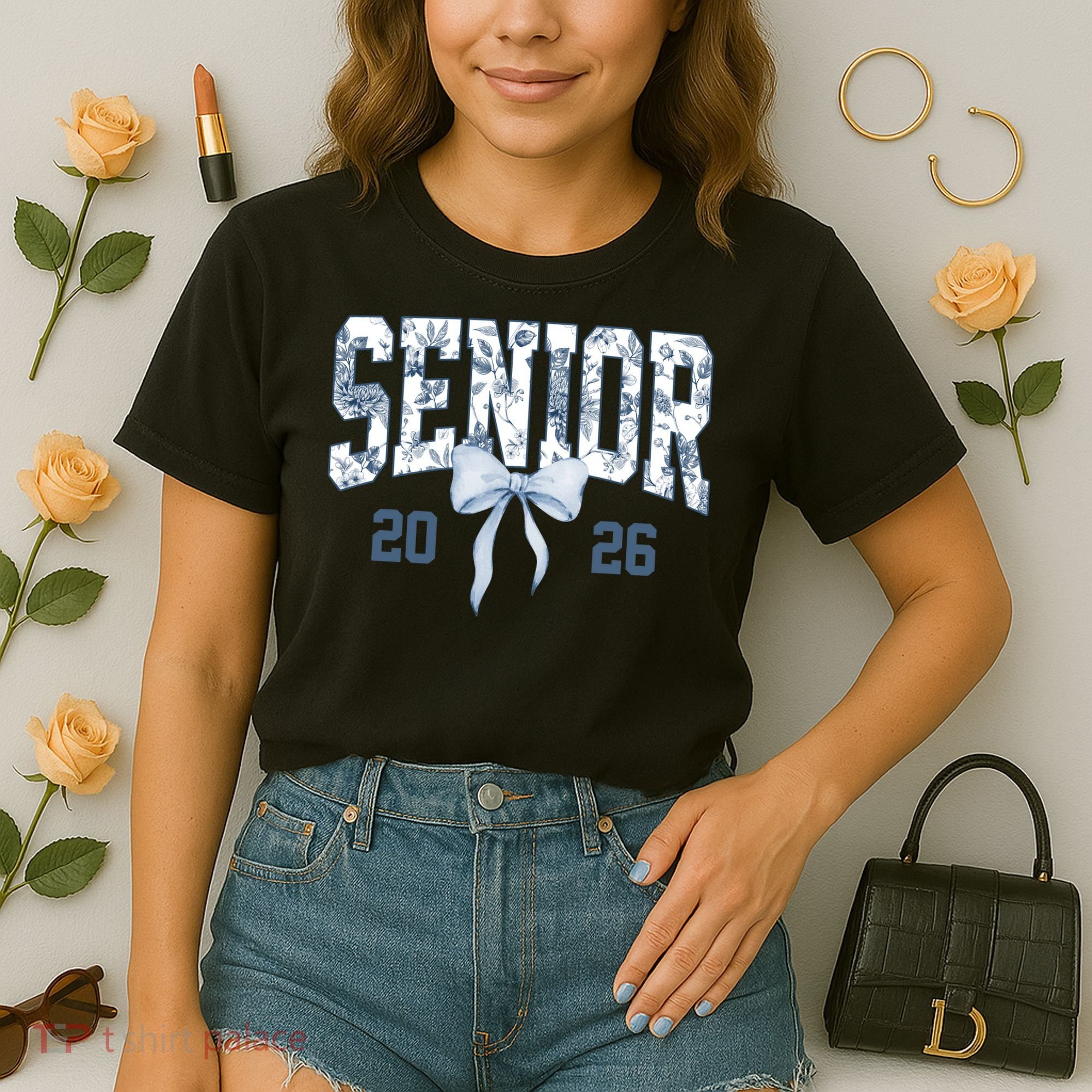 Class Of 2026 Senior Coquette Bow Blue Toile Floral Comfort Colors Boxy T-Shirt