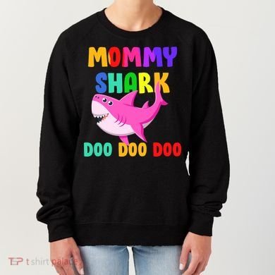 Colorful Mommy Shark Doo Doo Doo Women's Sweatshirt