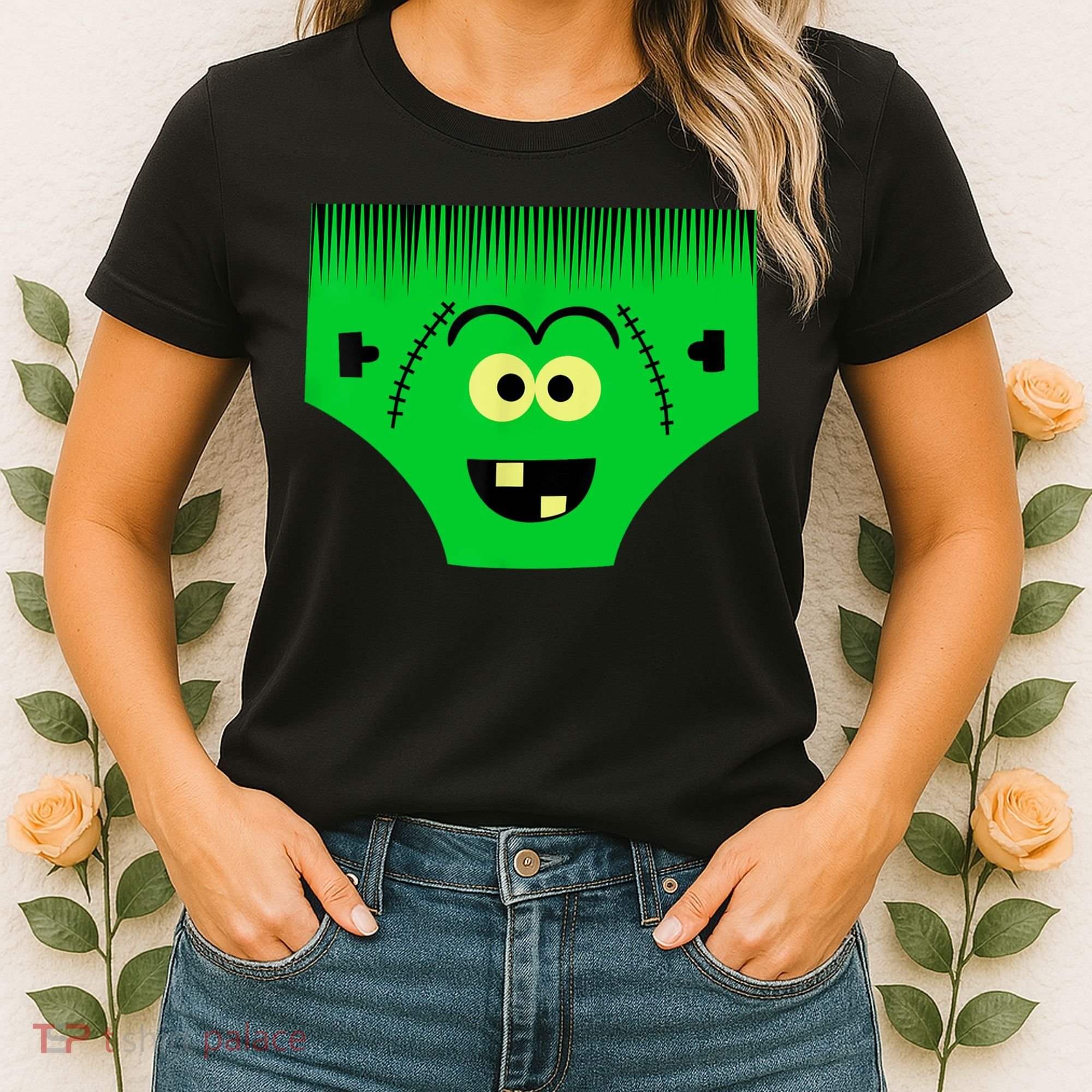 Creepy Of Underwear Face Halloween Costume Women's T-Shirt