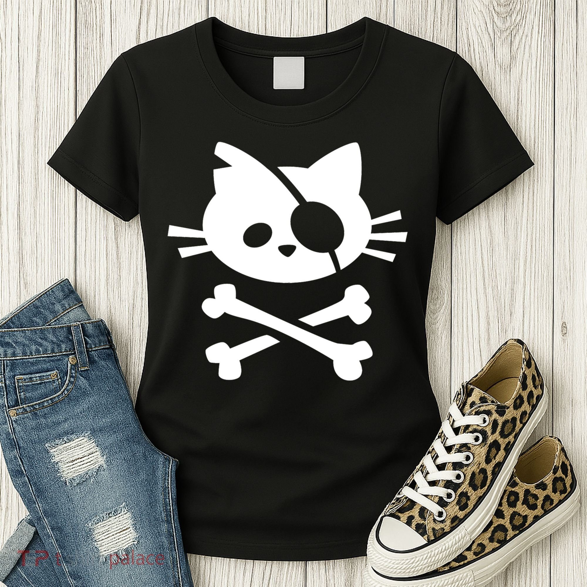 Cute Pirate Cat Skull And Crossbone Women's T-Shirt