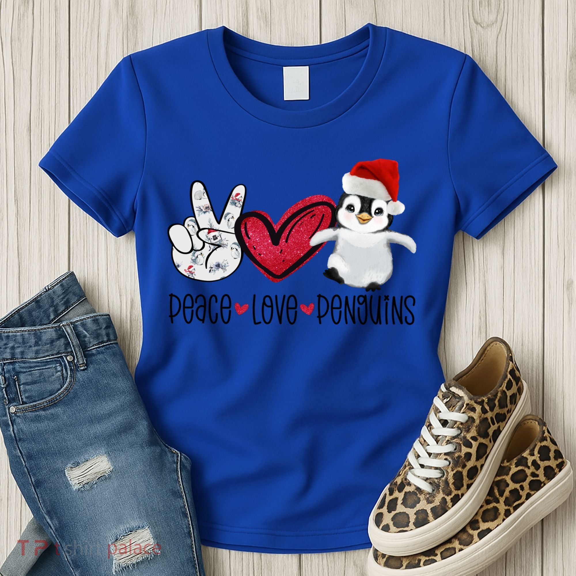 Christmas Peace Love Penguins Cute Xmas Santa Penguin Great Gift Women's T-Shirt