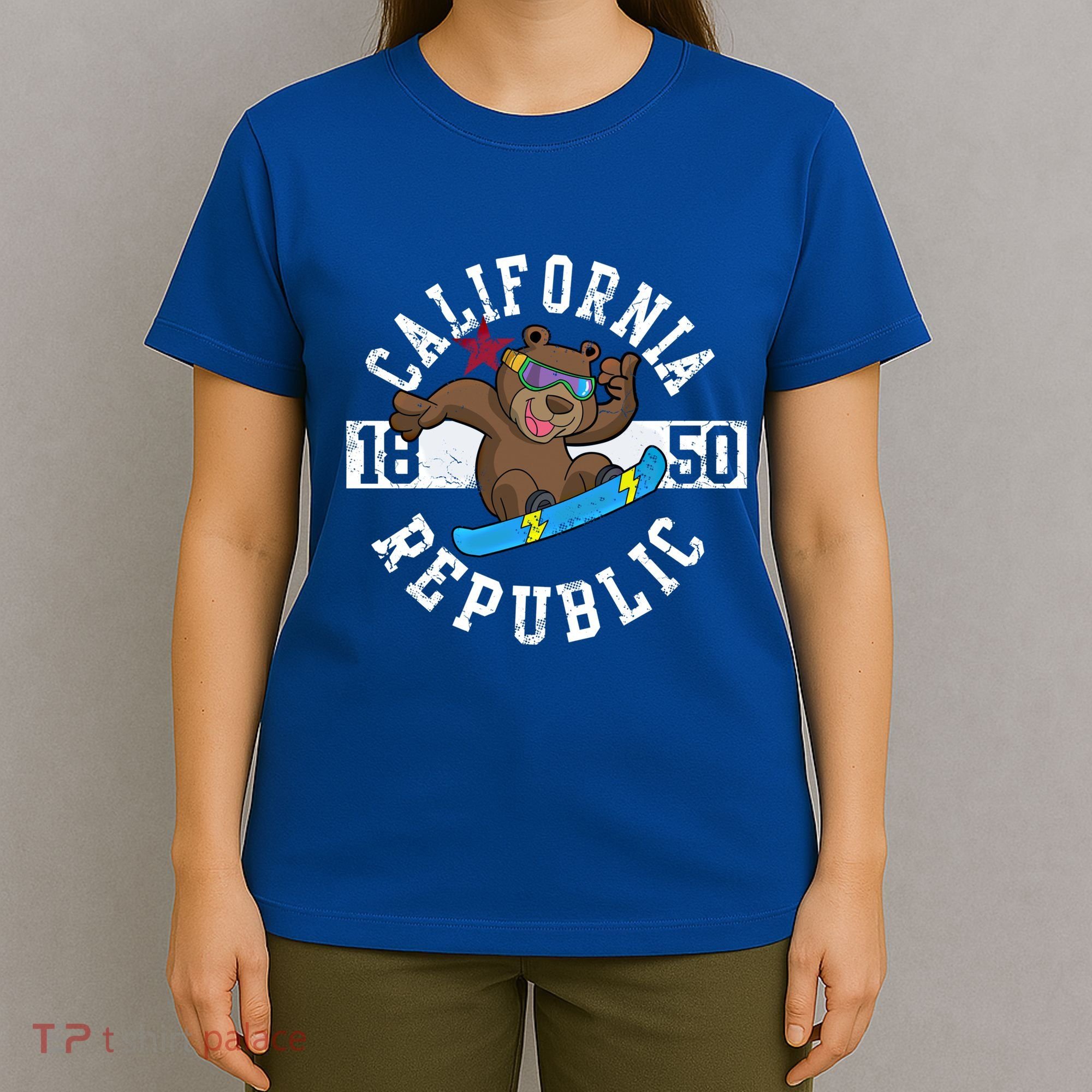 California Republic Bear Snowboarder Snowboarding Snowboard Cute Gift T-Shirt