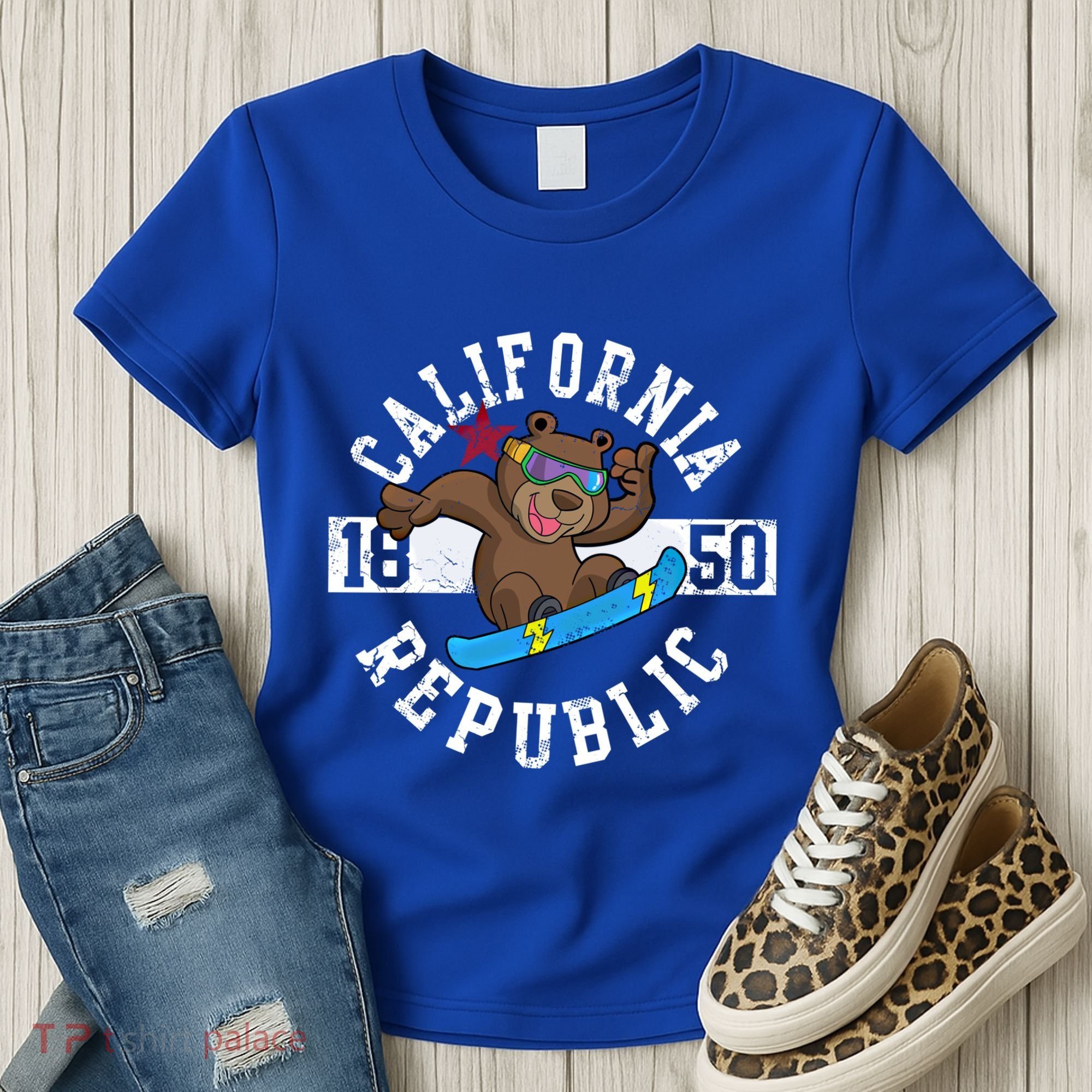 California Republic Bear Snowboarder Snowboarding Snowboard Cute Gift Women's T-Shirt