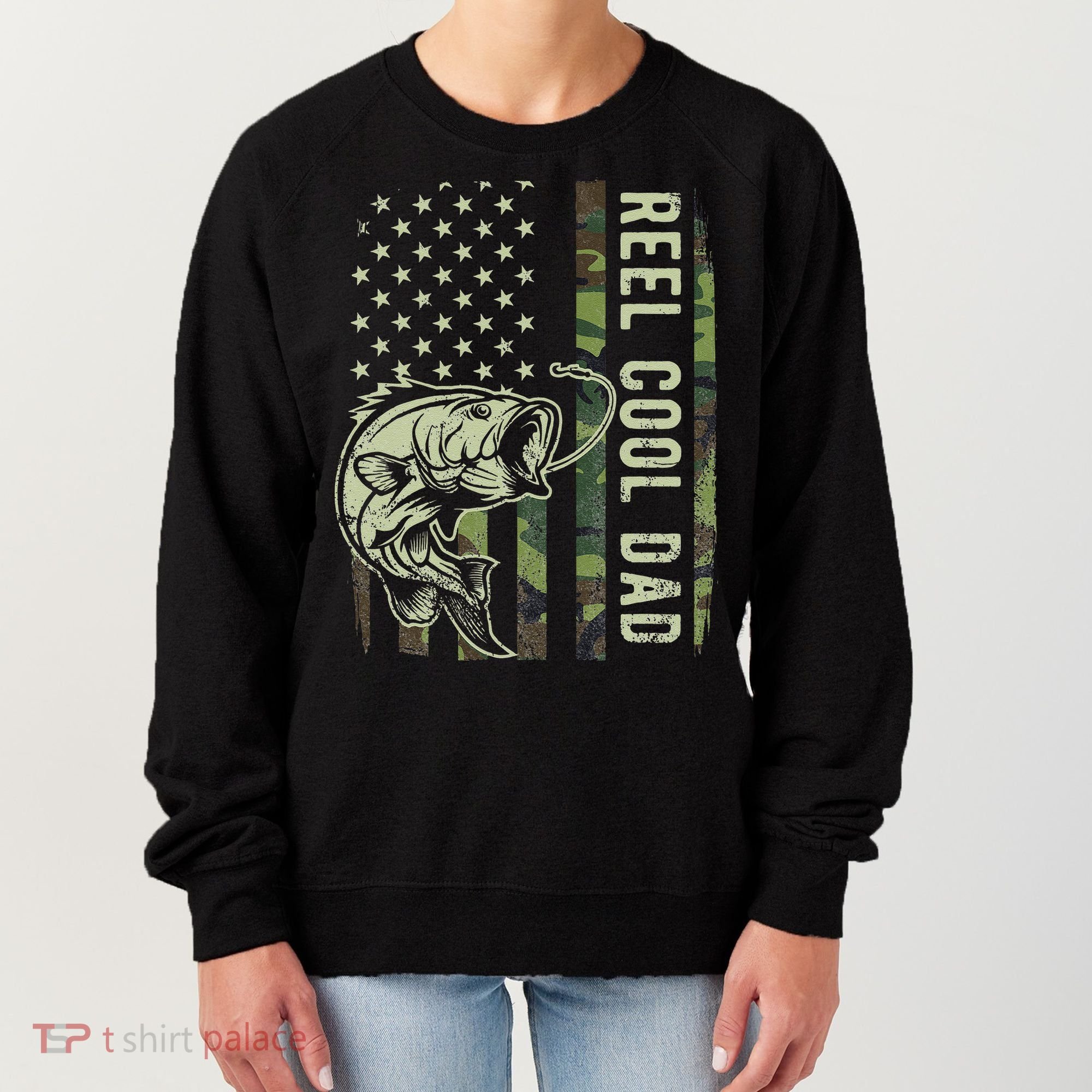 Cute Reel Cool Dad Camouflage American Flag Fathers Day Women's Sweatshirt