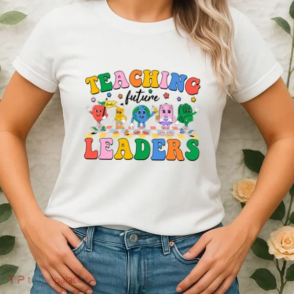 Cute Retro Cartoon Teaching Future Leaders Women's T-Shirt