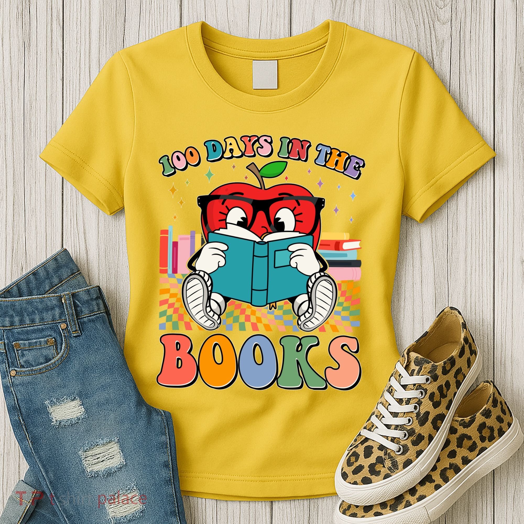 Cute Retro Cartoon Apple 100 Days Of Books Women's T-Shirt