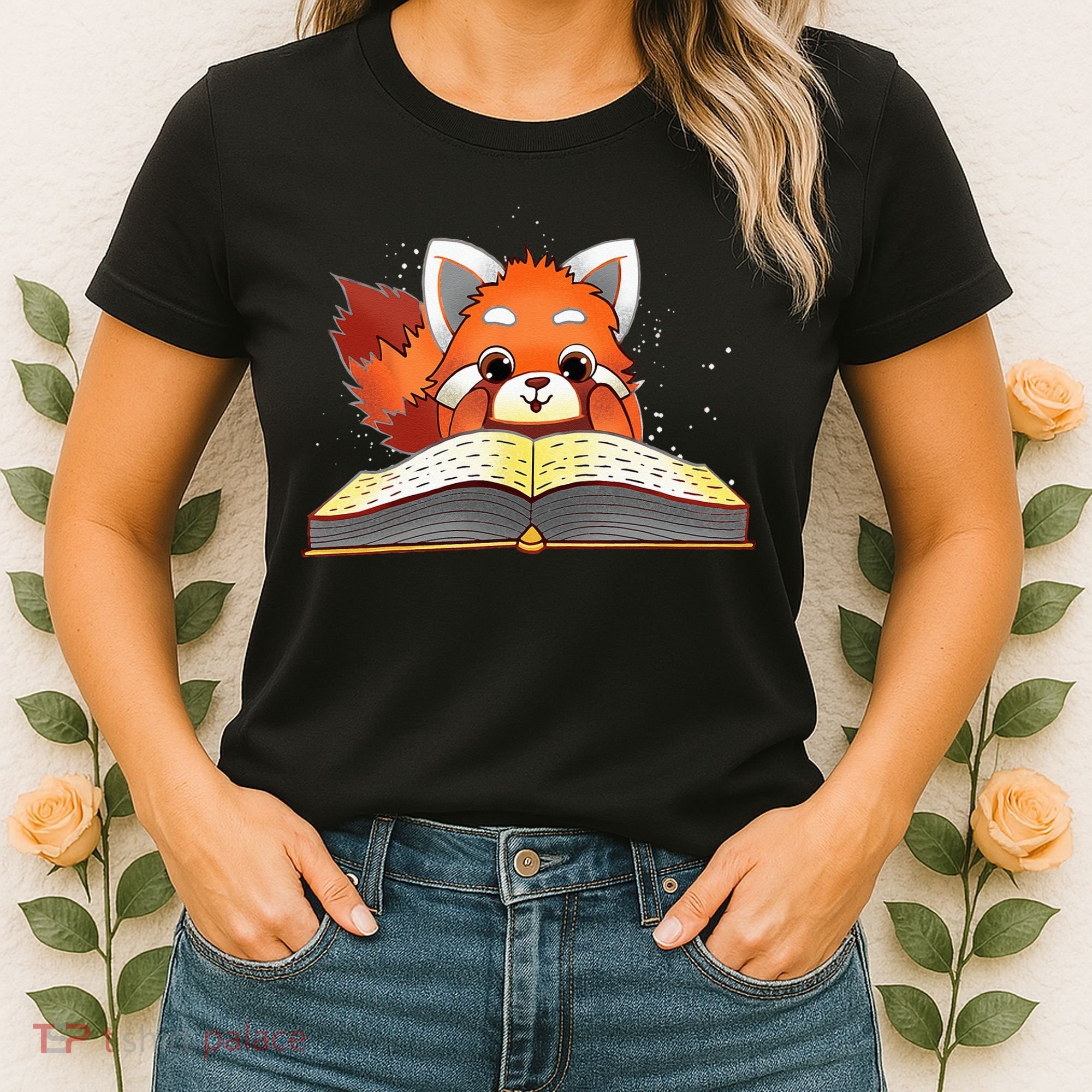 Cute Red Panda Reading A Book Lover Bookworm Love Women's T-Shirt