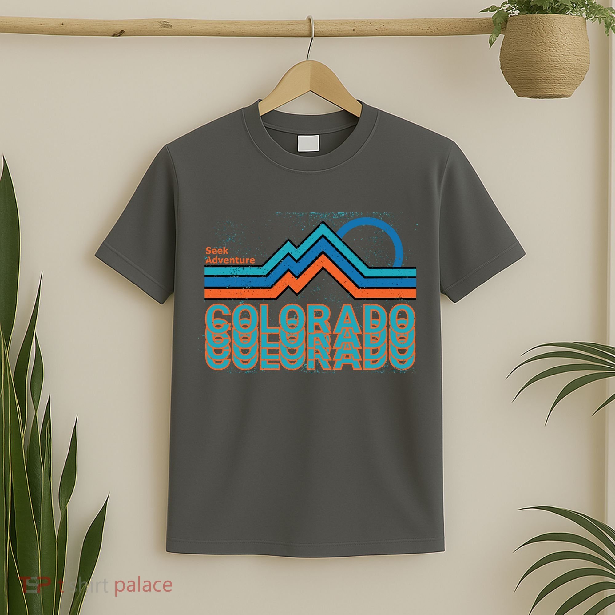 Colorado Retro Style Adventure Logo T-Shirt