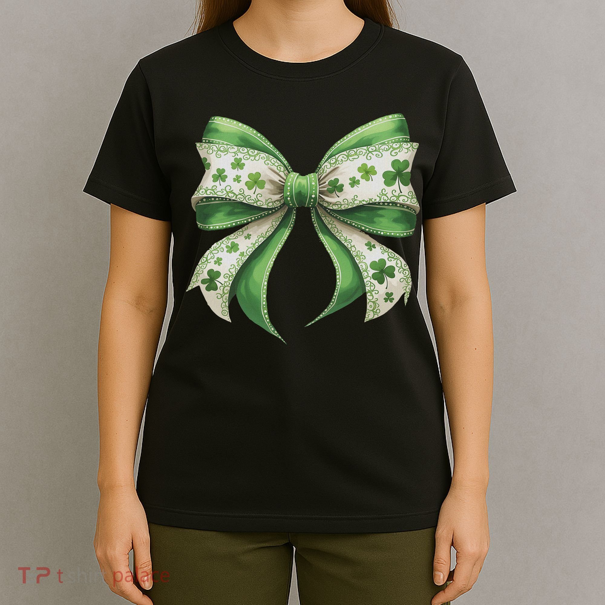Cute Retro St Patricks Day Lucky Green Shamrock Coquette Bow T-Shirt