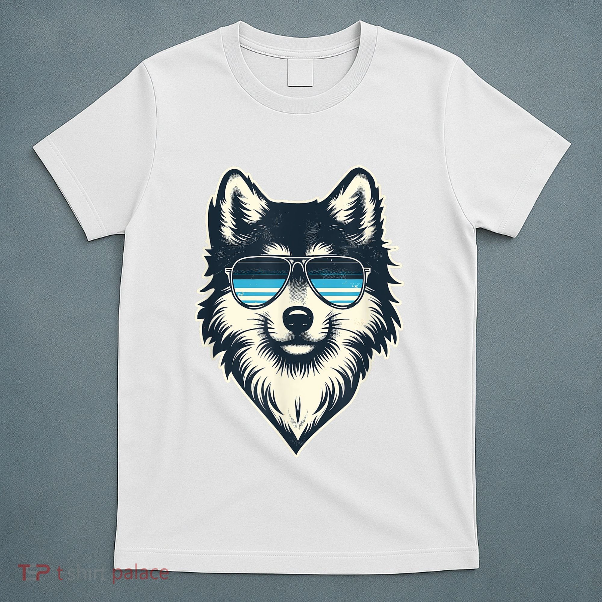 Cool Retro Wolf In Sunglasses 70s 80s 90s Novelty Funny Wolf T-Shirt