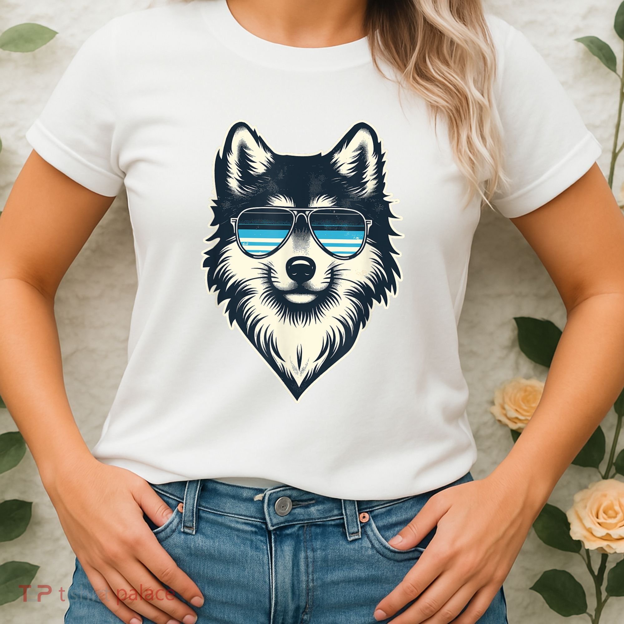 Cool Retro Wolf In Sunglasses 70s 80s 90s Novelty Funny Wolf Women's T-Shirt