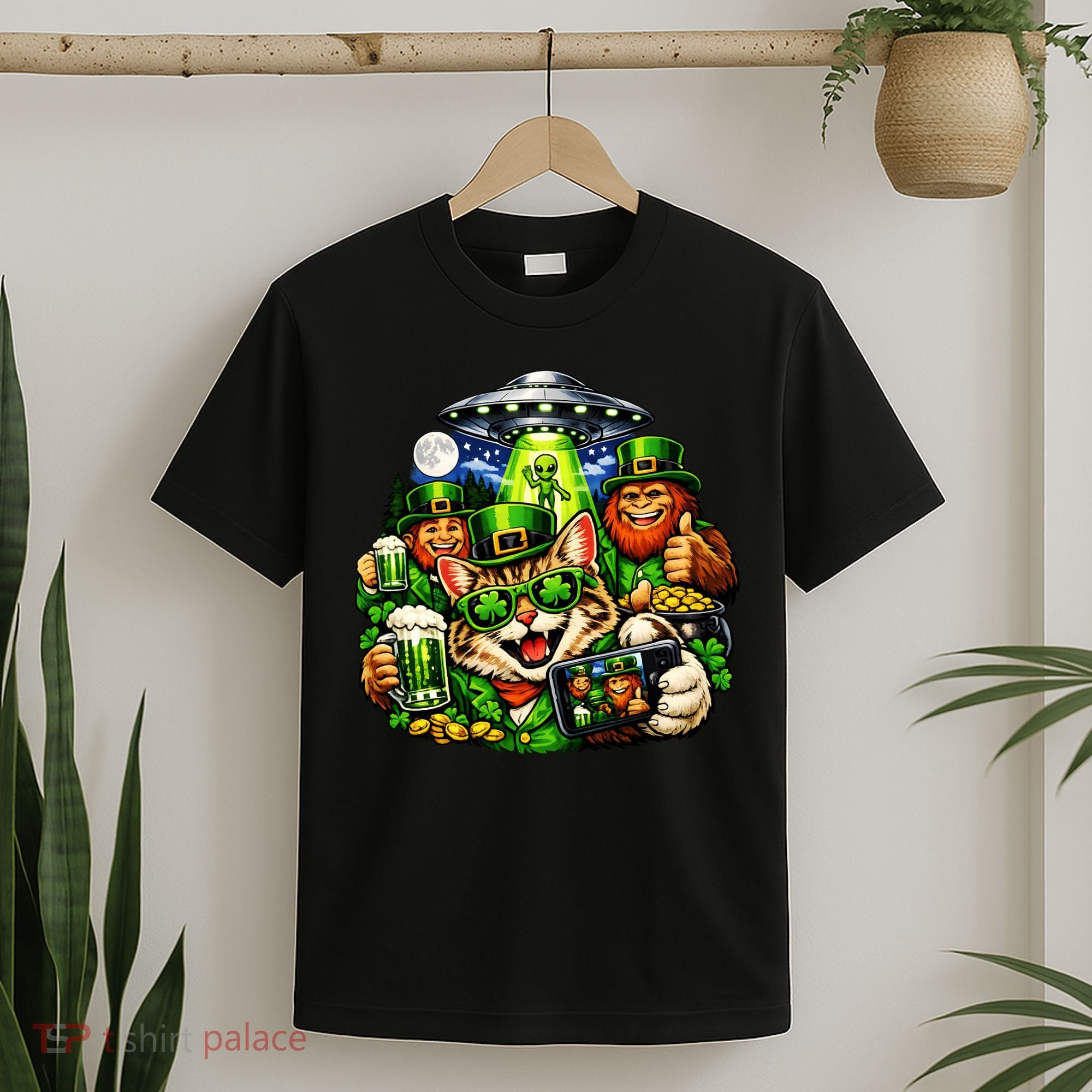 Cat Selfie Alien Leprechaun Bigfoot UFO St Patricks Day T-Shirt