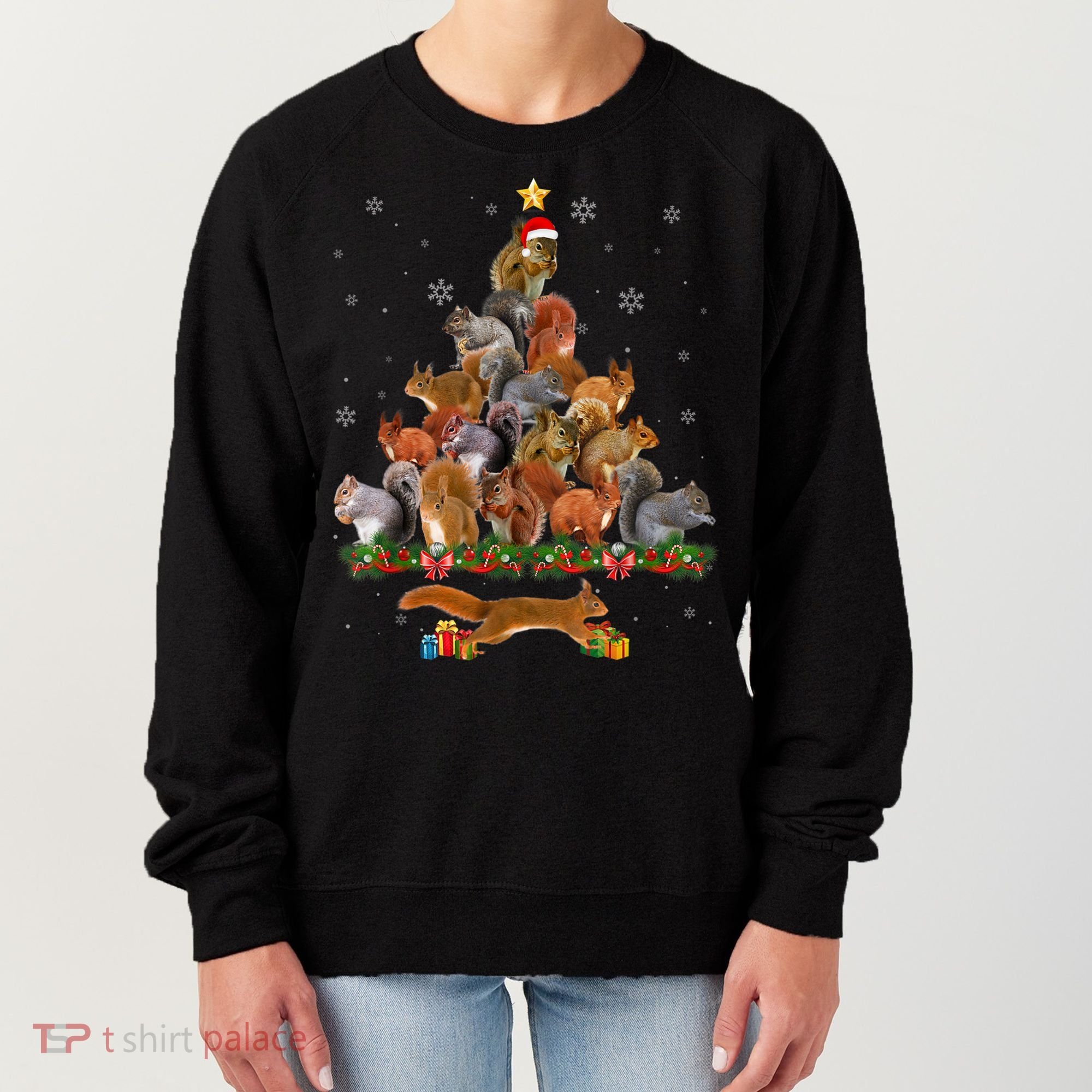 Cute Squirrel Christmas Tree Gift Decor Xmas Tree TShirt Women's Sweatshirt