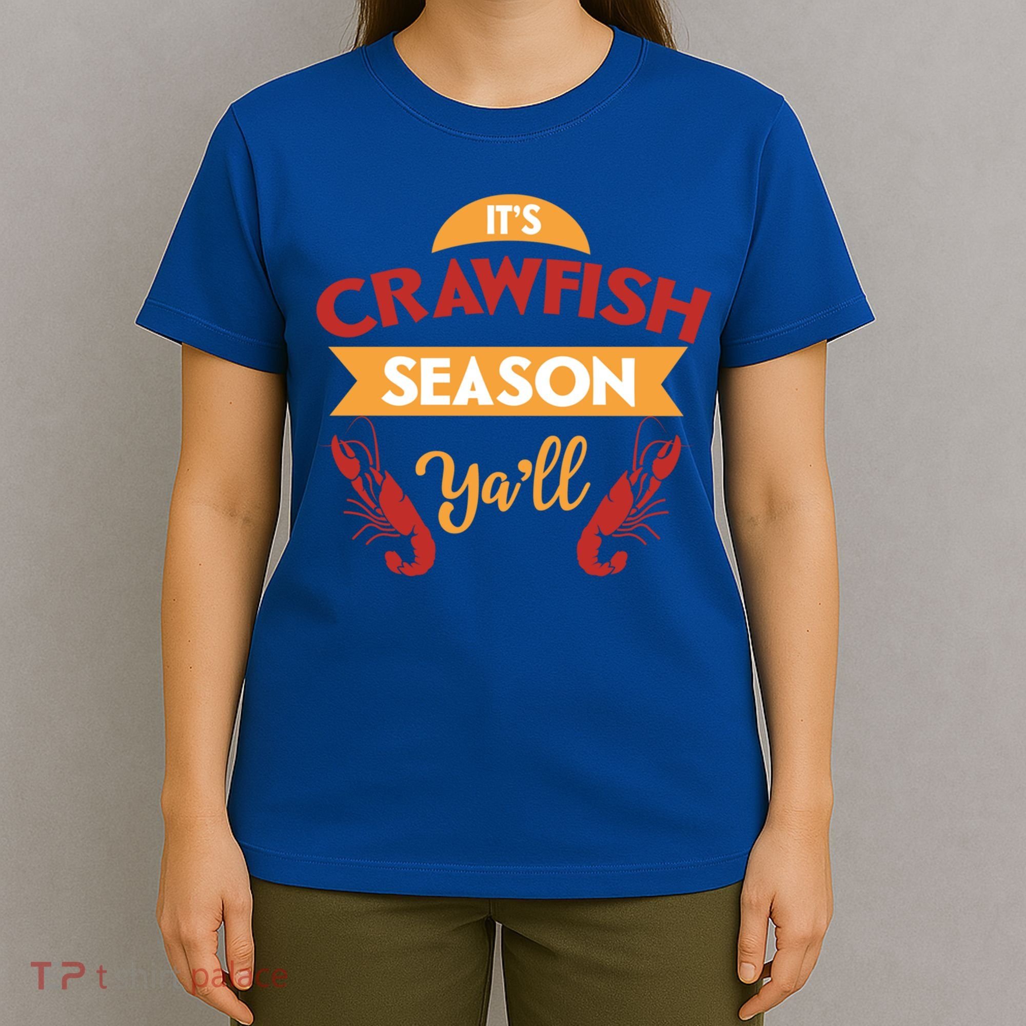 Crawfish Season Funnt Vintage Boil Party Southern Cooking Gift T-Shirt