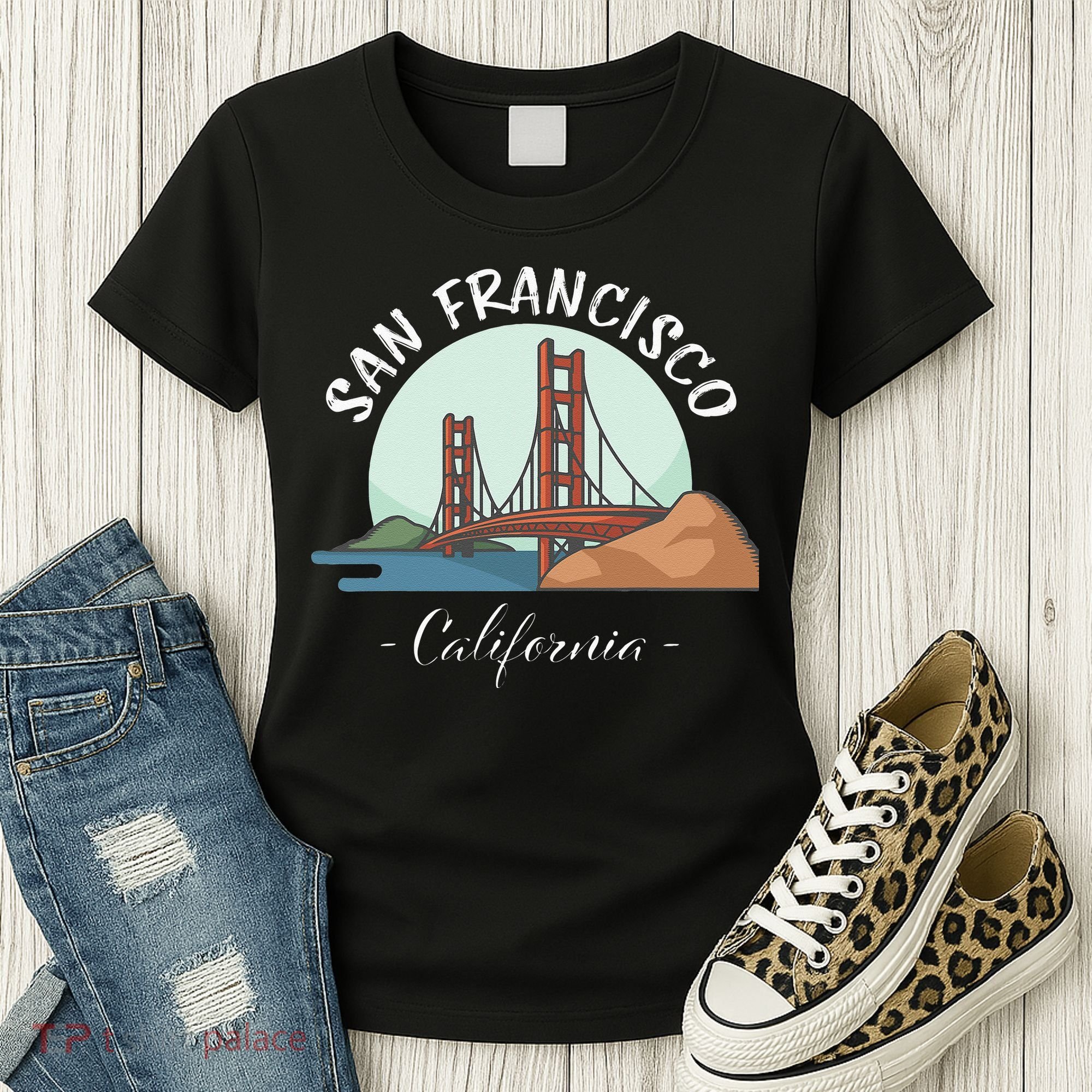 California San Francisco Gift Golden Gate Bridge Souvenir Women's T-Shirt