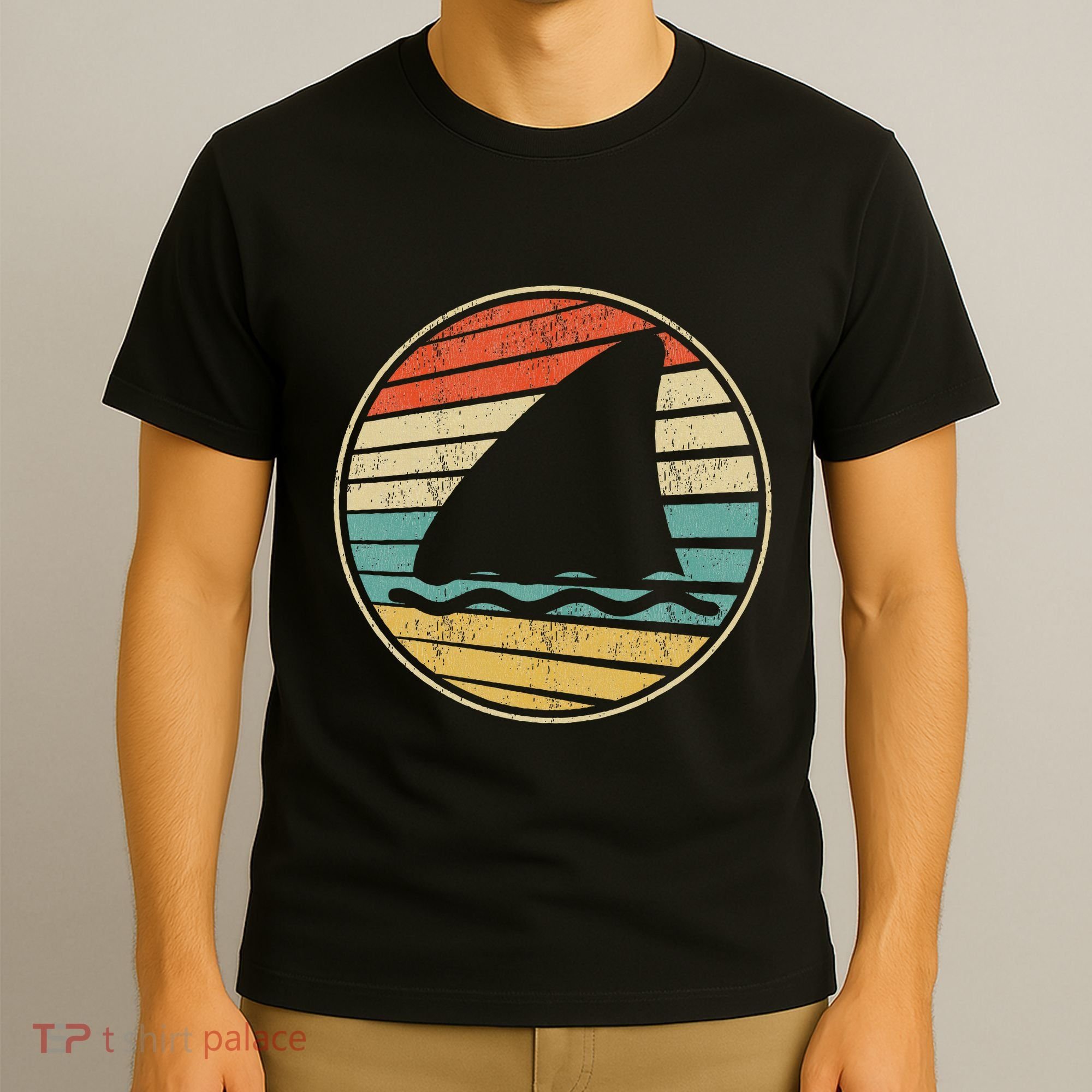 Cute Shark Fin Graphic Retro Vintage 70s 80s Shark Lover Fun T-Shirt