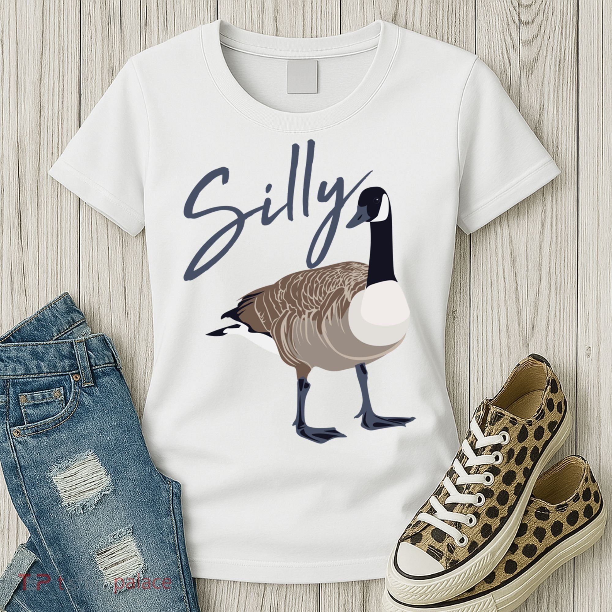 Canadian Silly Goose Funny Cute Bird Hunter Gift Animal Great Gift Women's T-Shirt
