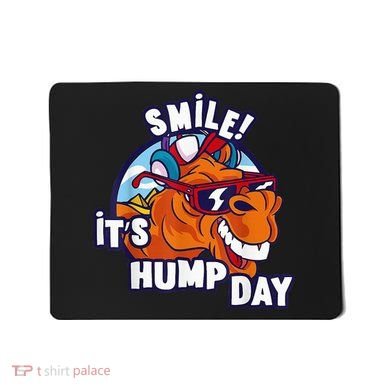 Camel Smile! ItS Hump Day Funny Hump Day Camel Sunglass Mousepad