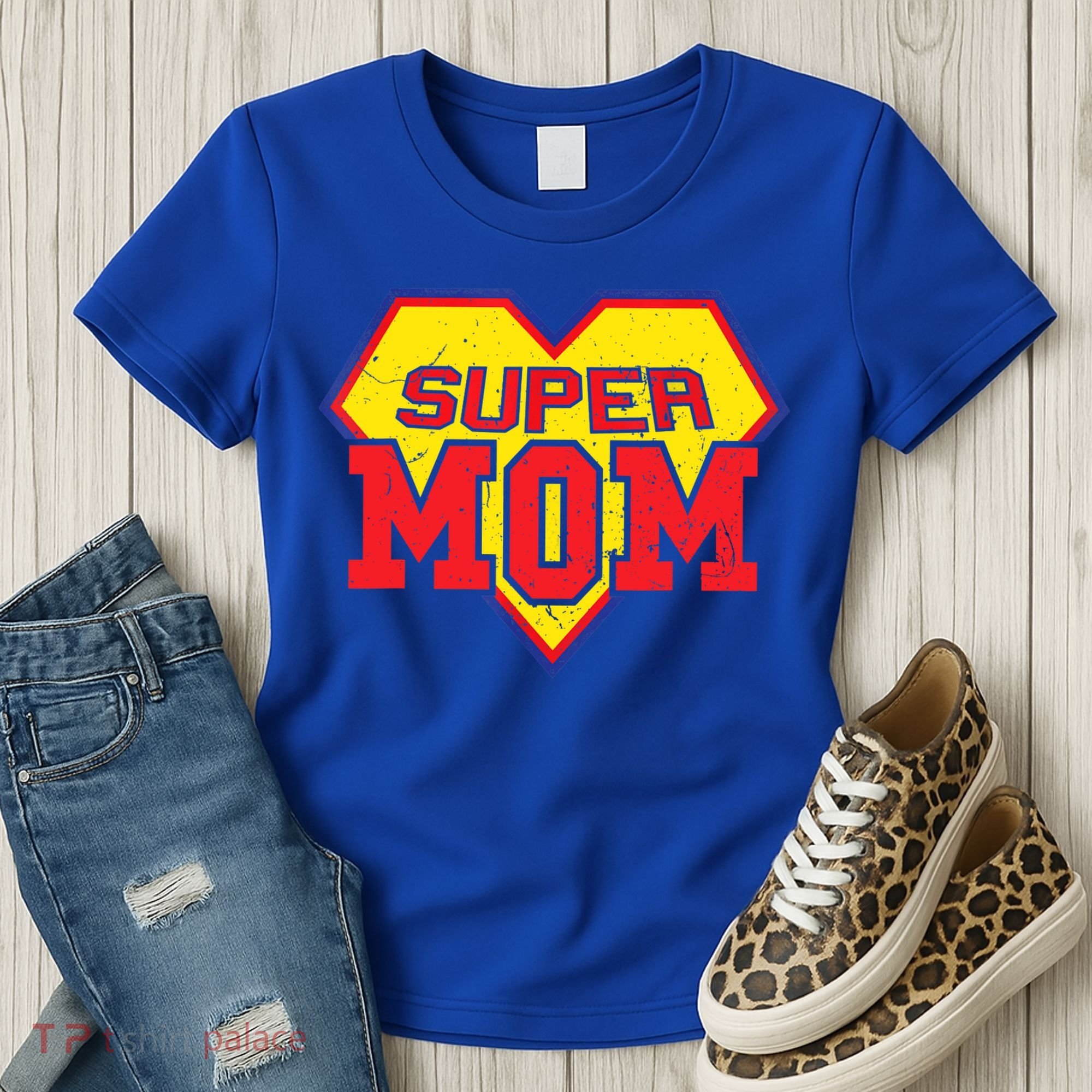 Cool Super Mom Gift Funny Superhero Mother's Day Gift Women's T-Shirt