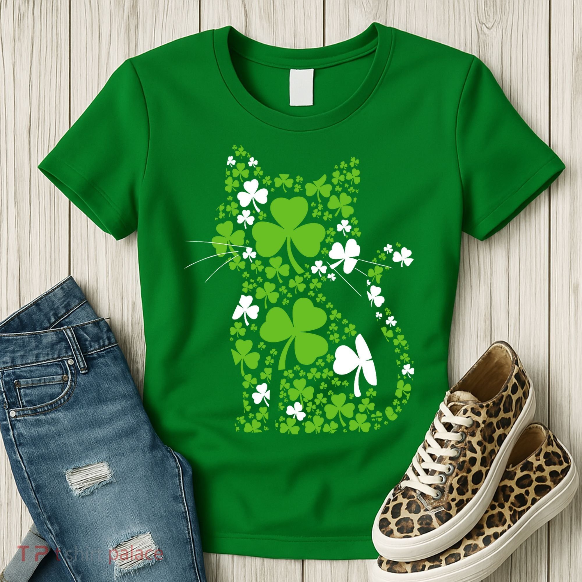 Cute St Patrick's Day Shamrock Clover Cat Women's T-Shirt