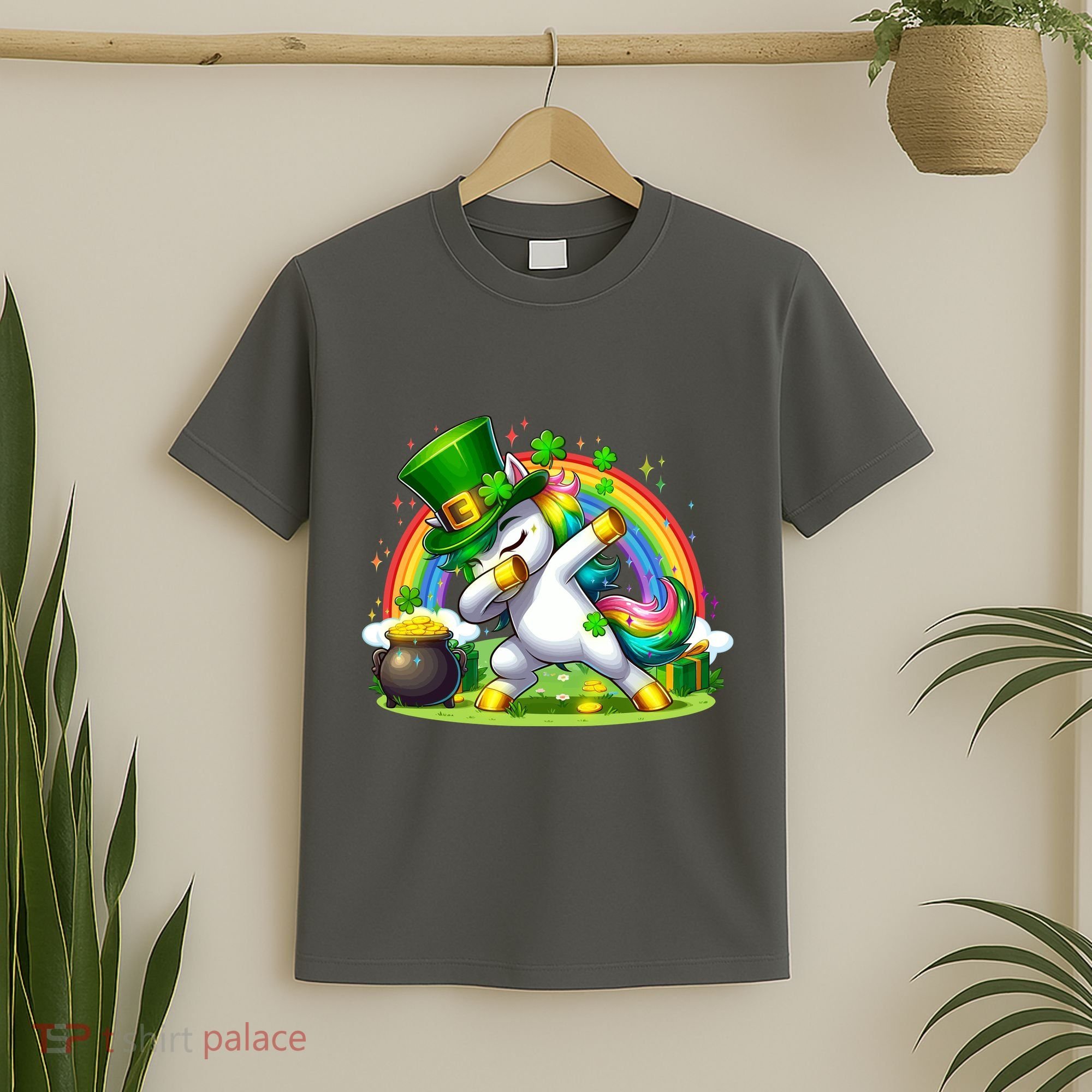 Cute St Patricks Day Dabbing Leprechaun Pony T-Shirt