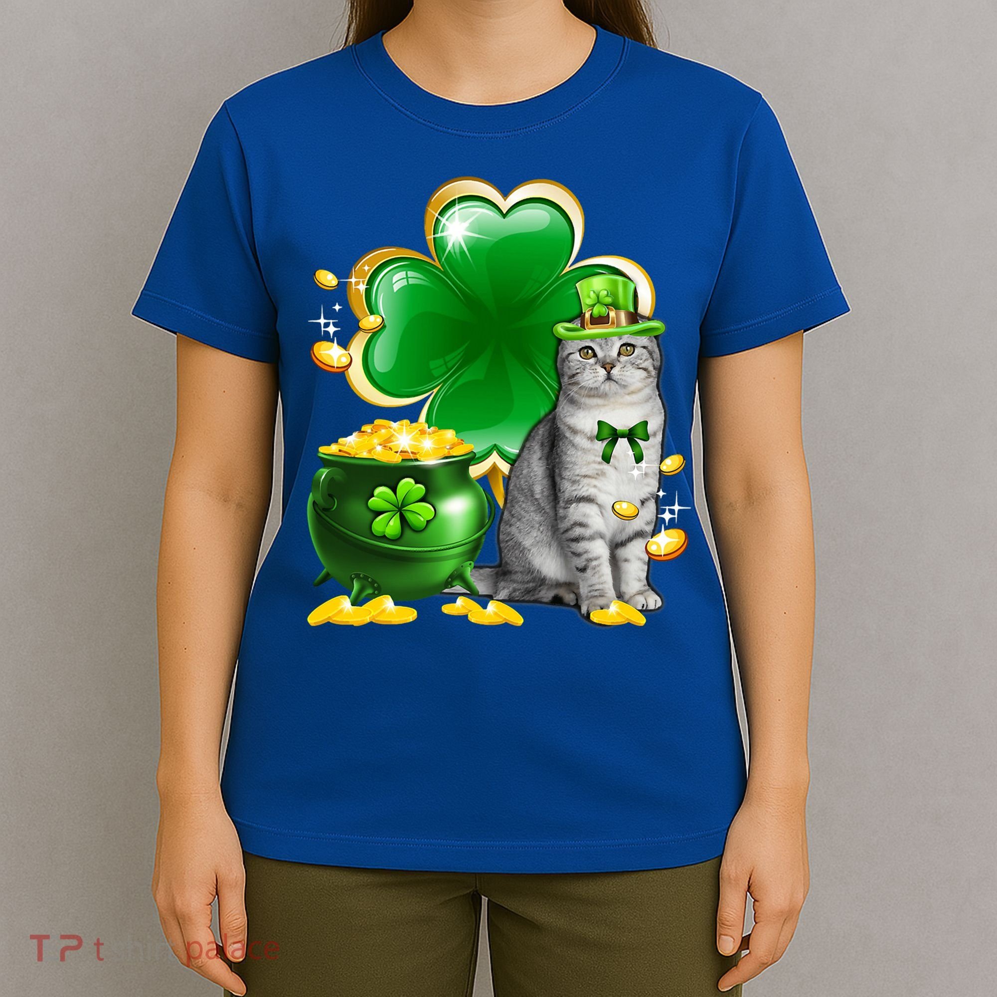 Cat Shamrock St Patricks Day Cat Irish Gift Cute Gift T-Shirt