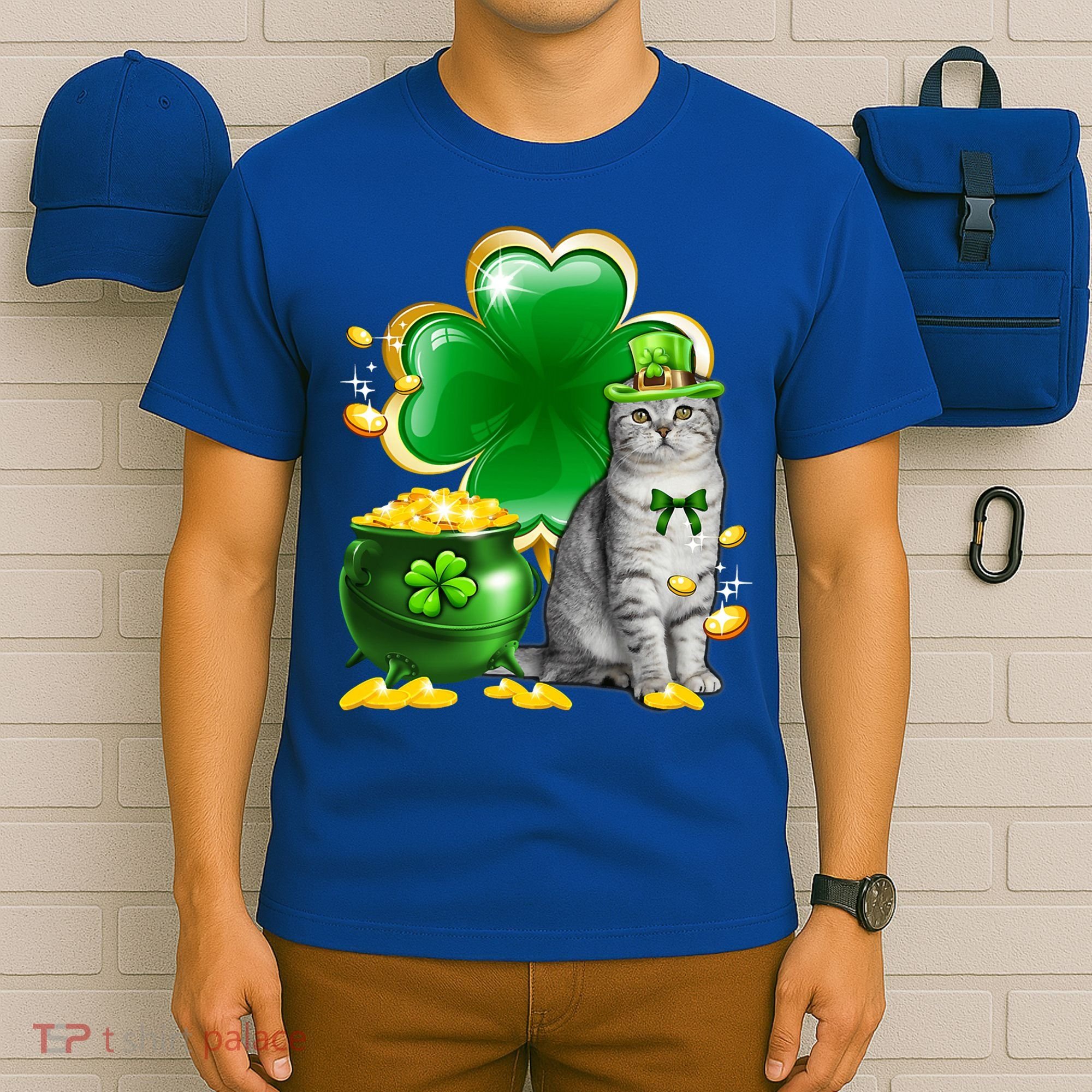 Cat Shamrock St Patricks Day Cat Irish Gift Cute Gift T-Shirt