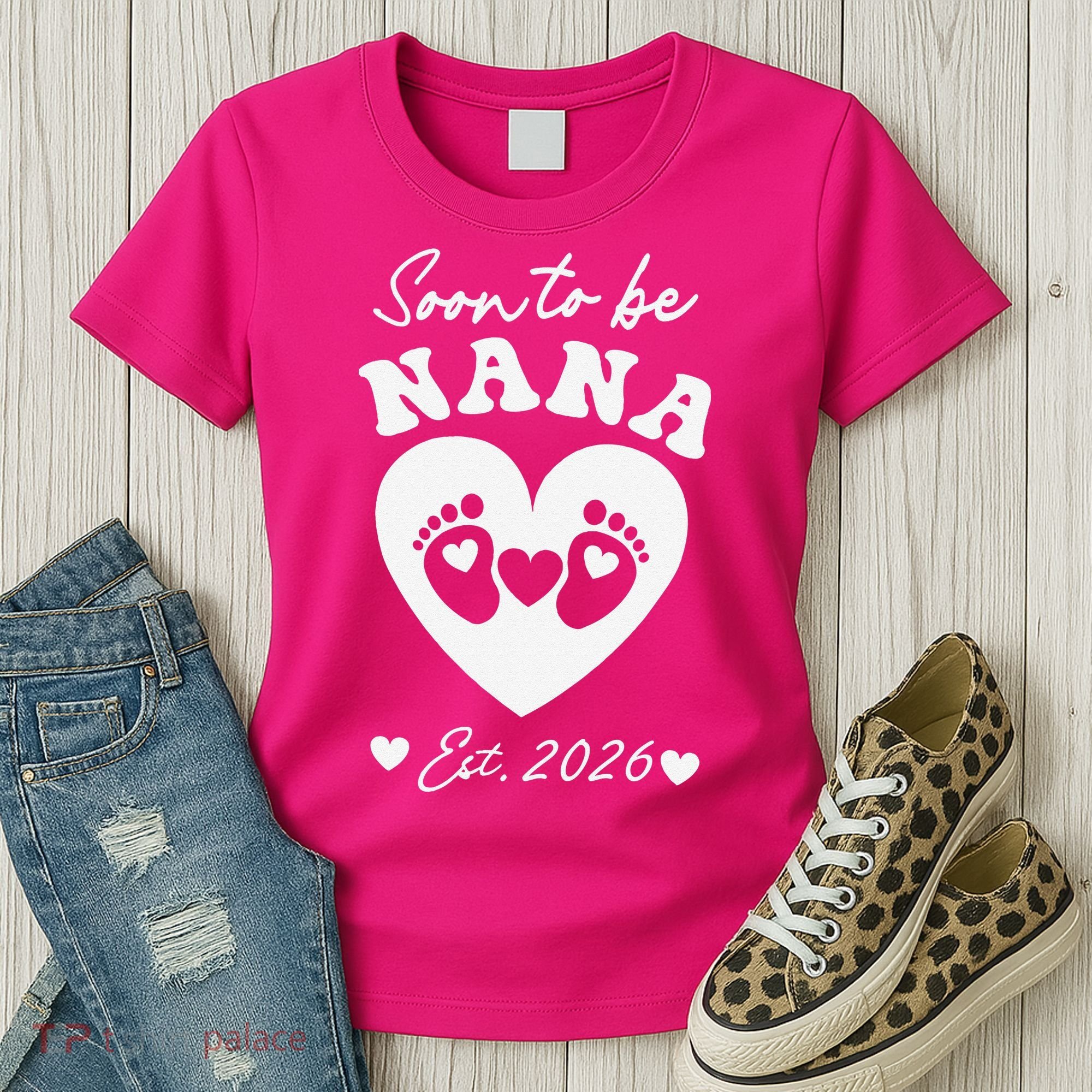 Cute Soon To Be Nana EST 2026 Baby Feet Heart Women's T-Shirt