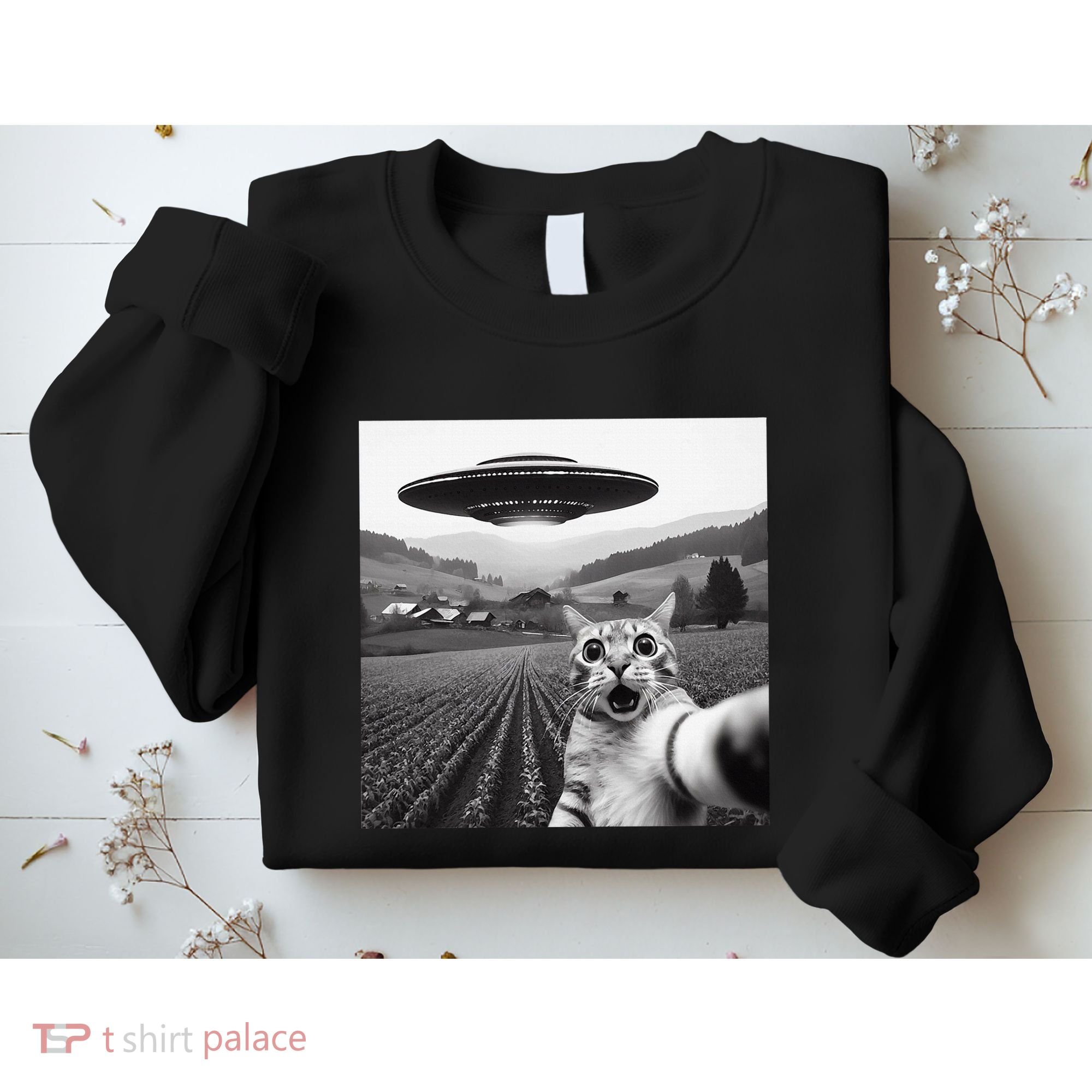 Cat Selfie With Alien Ufo Funny Cat Gifts Sweatshirt