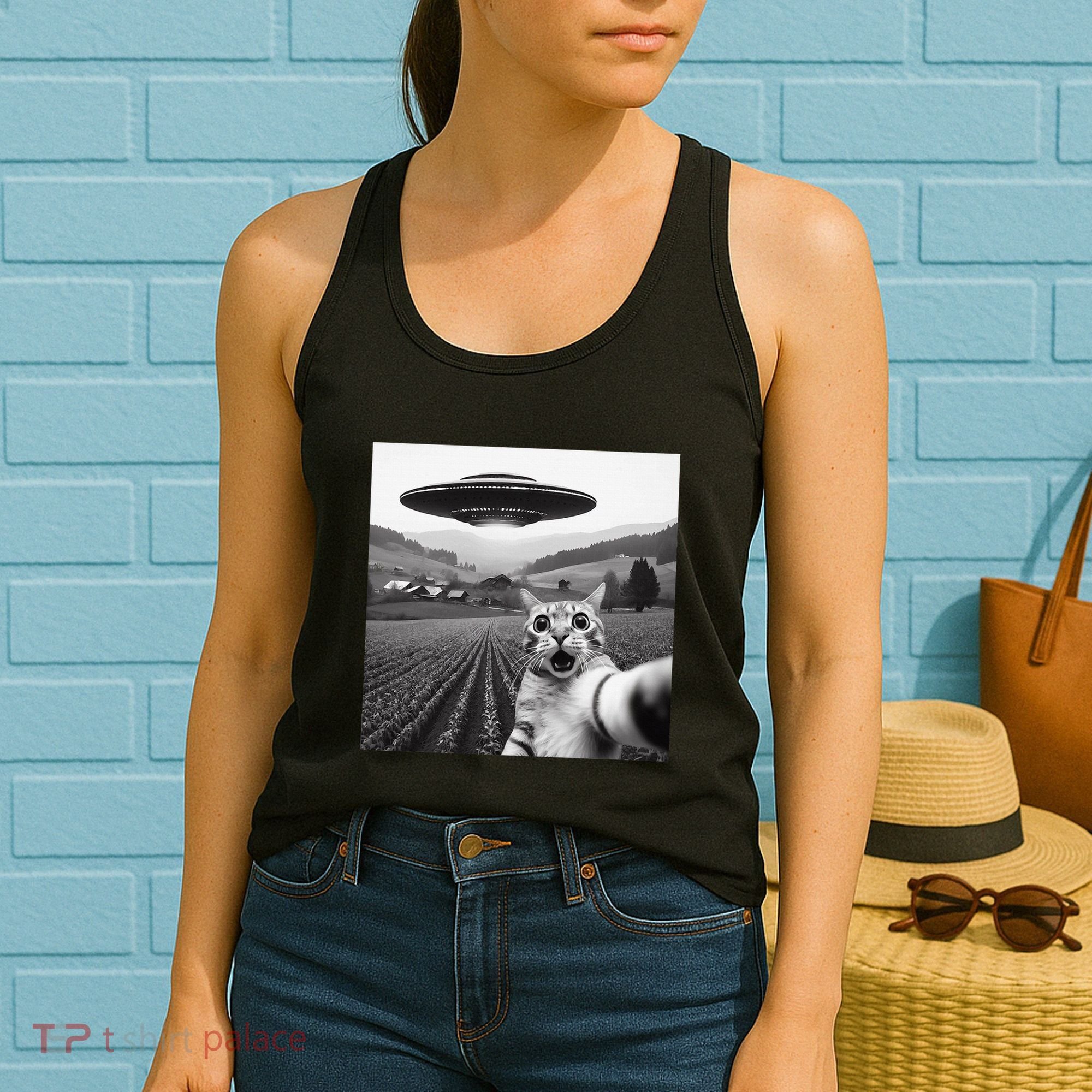 Cat Selfie With Alien Ufo Funny Cat Gifts Women's Tank Top