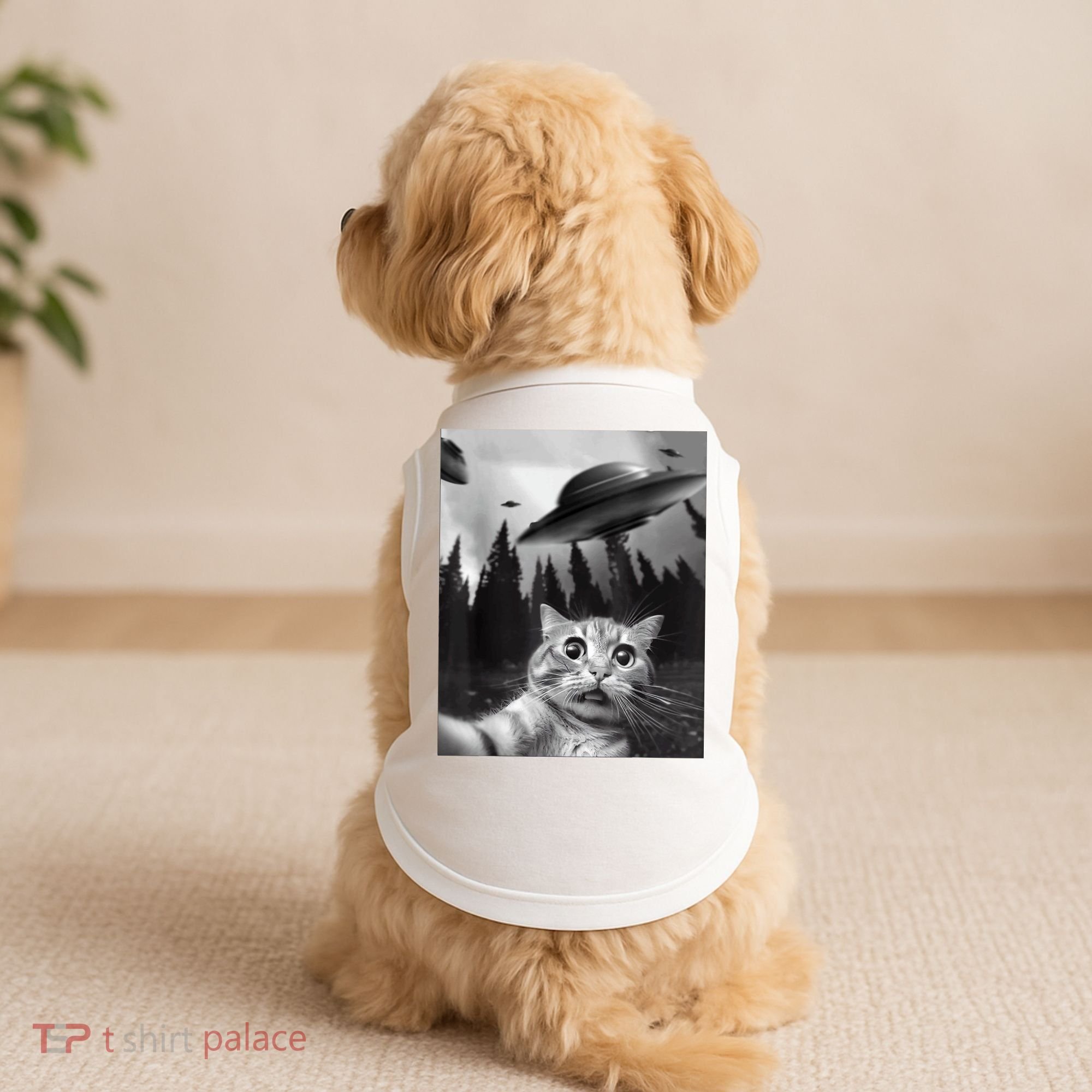 Cat Selfie With Alien UFO Funny Cat Lovers Spaceship Gift Doggie Tank