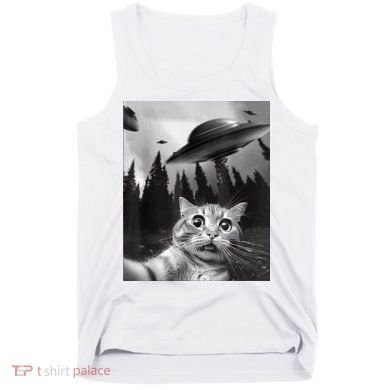 Cat Selfie With Alien UFO Funny Cat Lovers Spaceship Gift Tank Top