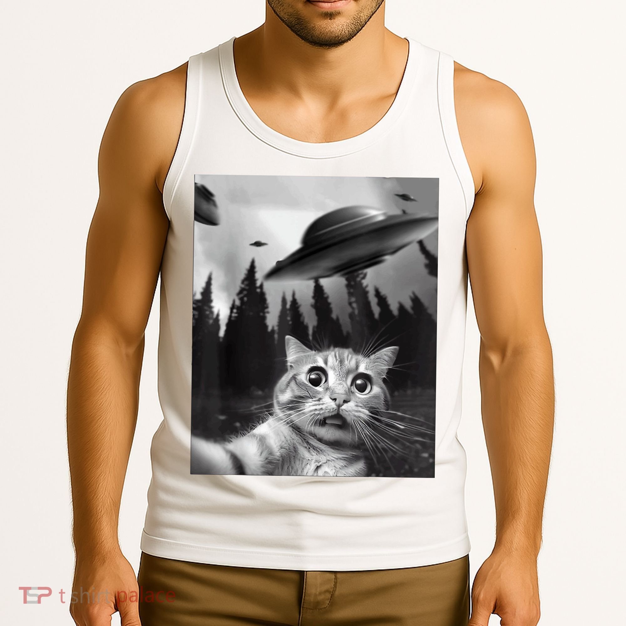 Cat Selfie With Alien UFO Funny Cat Lovers Spaceship Gift Tank Top