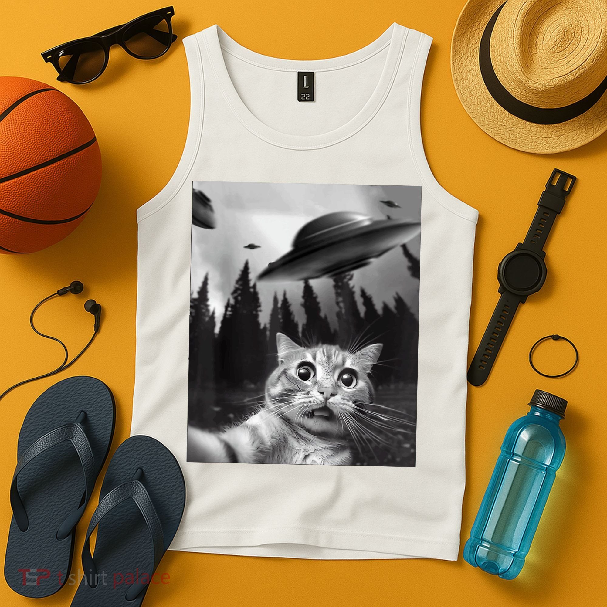 Cat Selfie With Alien UFO Funny Cat Lovers Spaceship Gift Tank Top