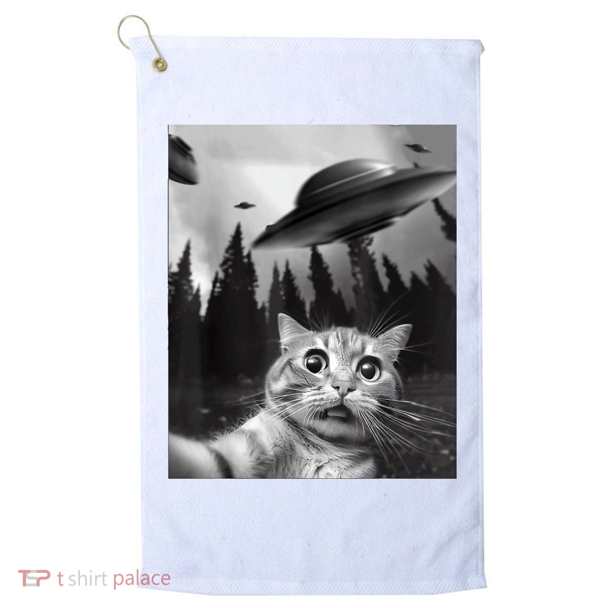 Cat Selfie With Alien UFO Funny Cat Lovers Spaceship Gift Golf Towel
