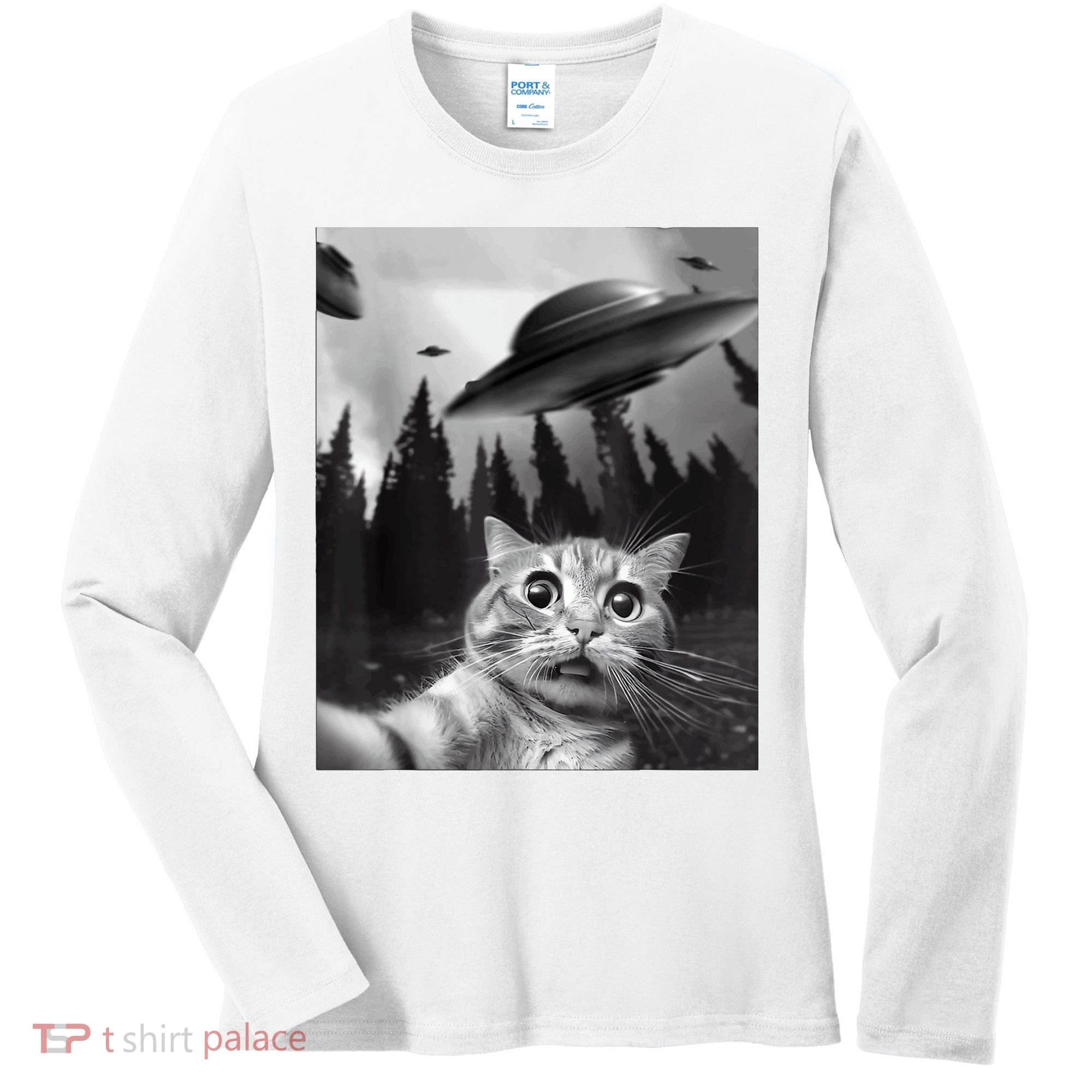 Cat Selfie With Alien UFO Funny Cat Lovers Spaceship Gift Women's Long Sleeve Shirt