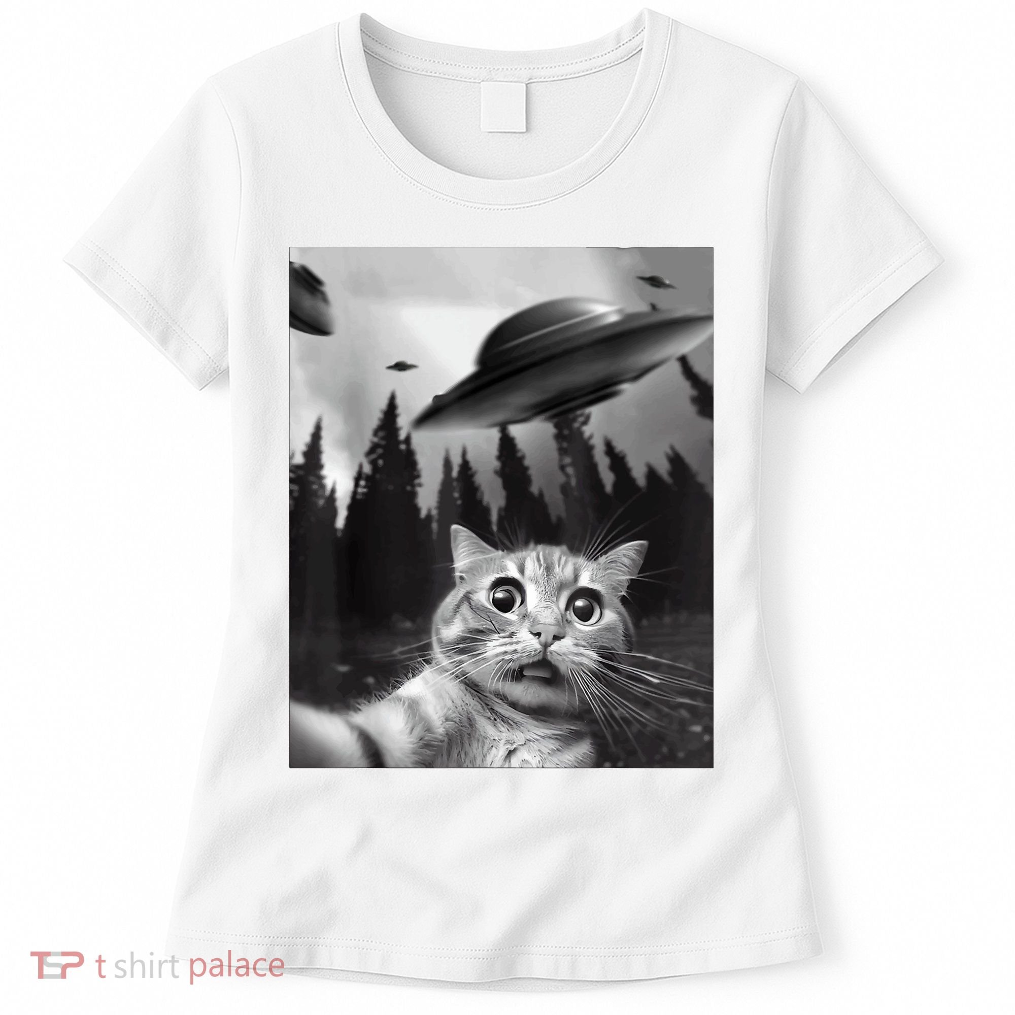 Cat Selfie With Alien UFO Funny Cat Lovers Spaceship Gift Women's T-Shirt