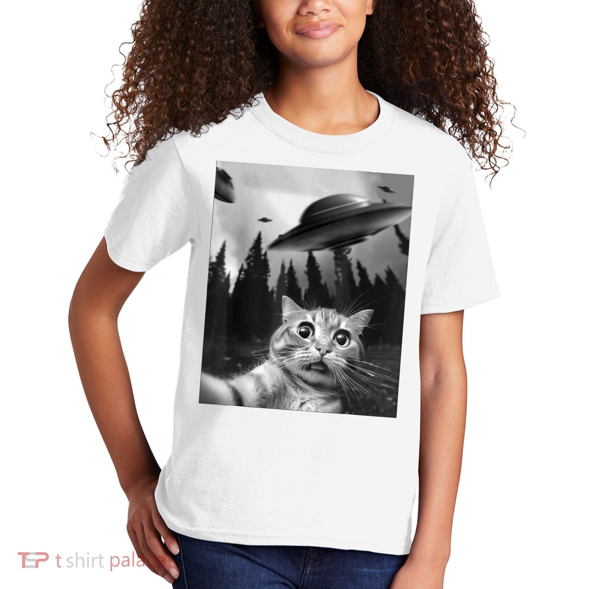 Cat Selfie With Alien UFO Funny Cat Lovers Spaceship Gift Kids T-Shirt