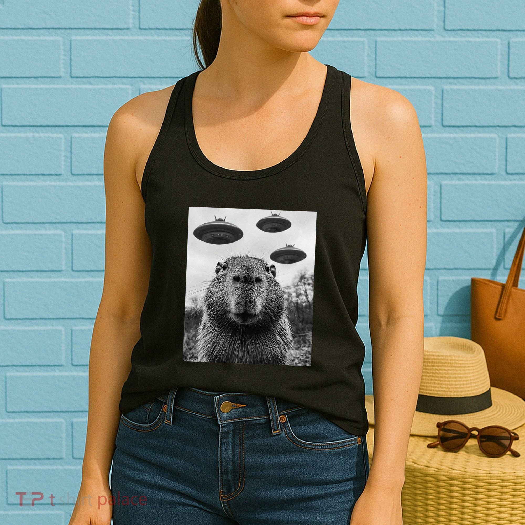 Capybara Selfie With Ufos Funny Graphic Women's Tank Top