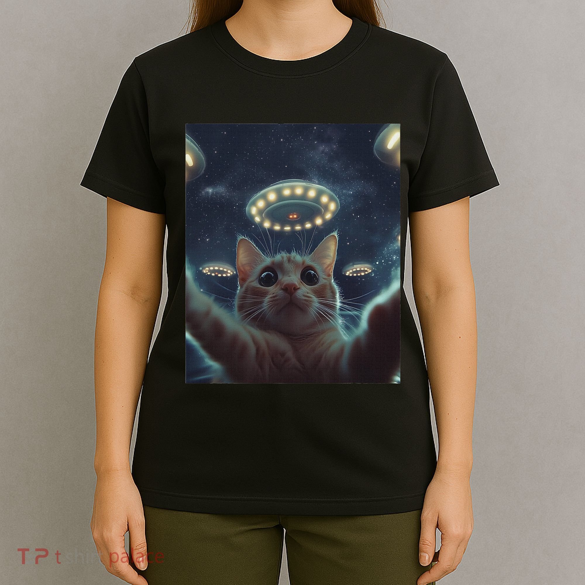 Cat Selfie With Ufos Aliens Kitten Funny Graphic T-Shirt
