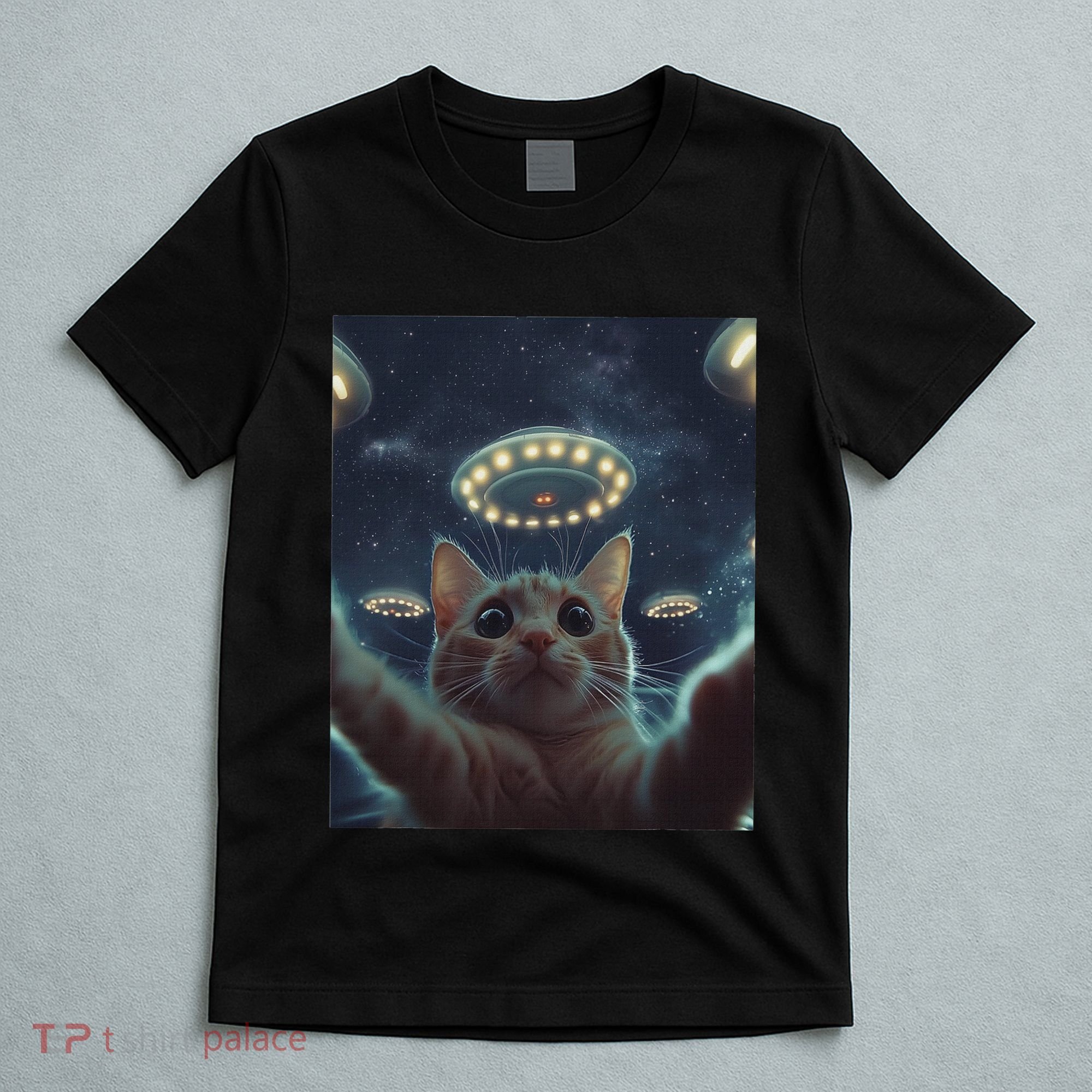 Cat Selfie With Ufos Aliens Kitten Funny Graphic T-Shirt