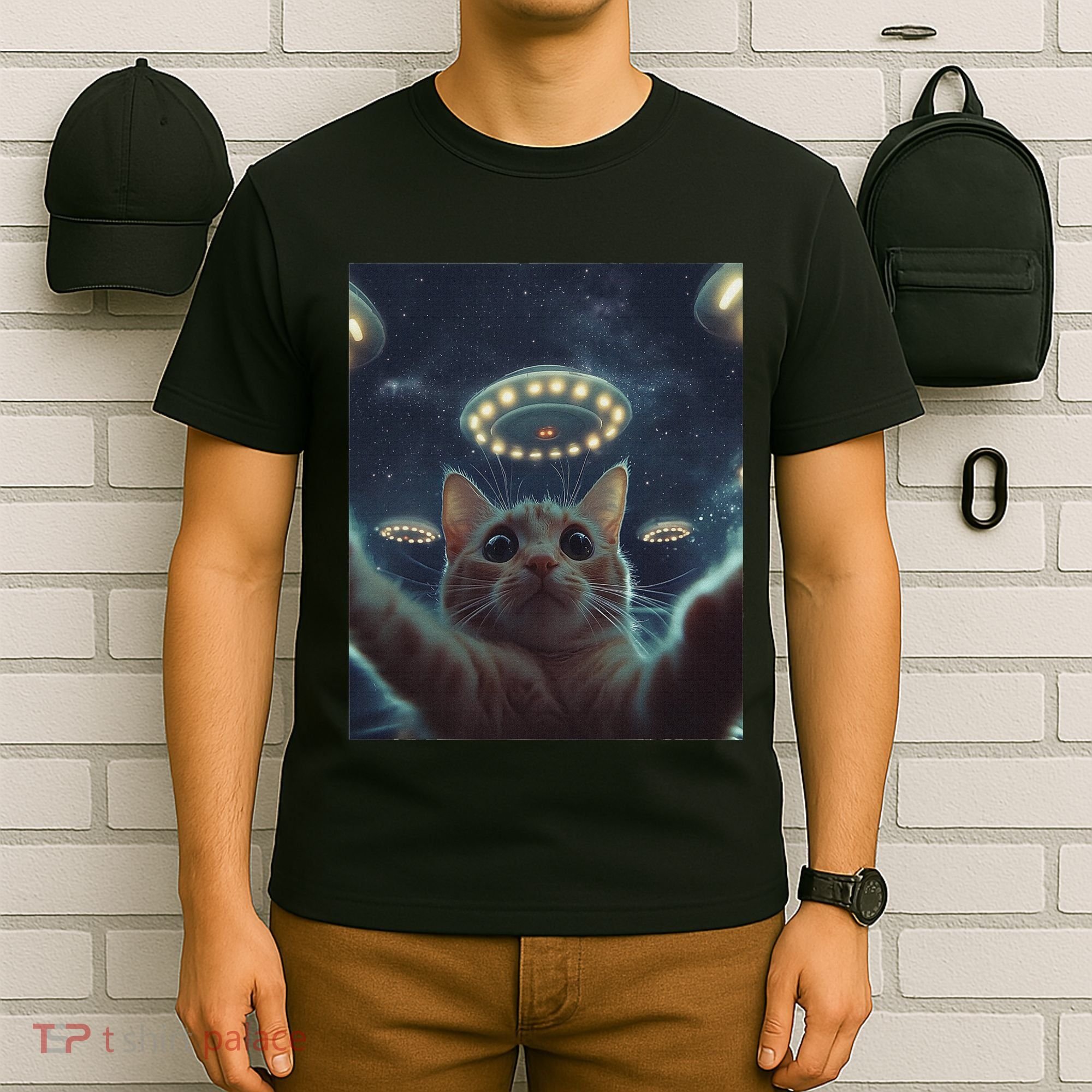 Cat Selfie With Ufos Aliens Kitten Funny Graphic T-Shirt